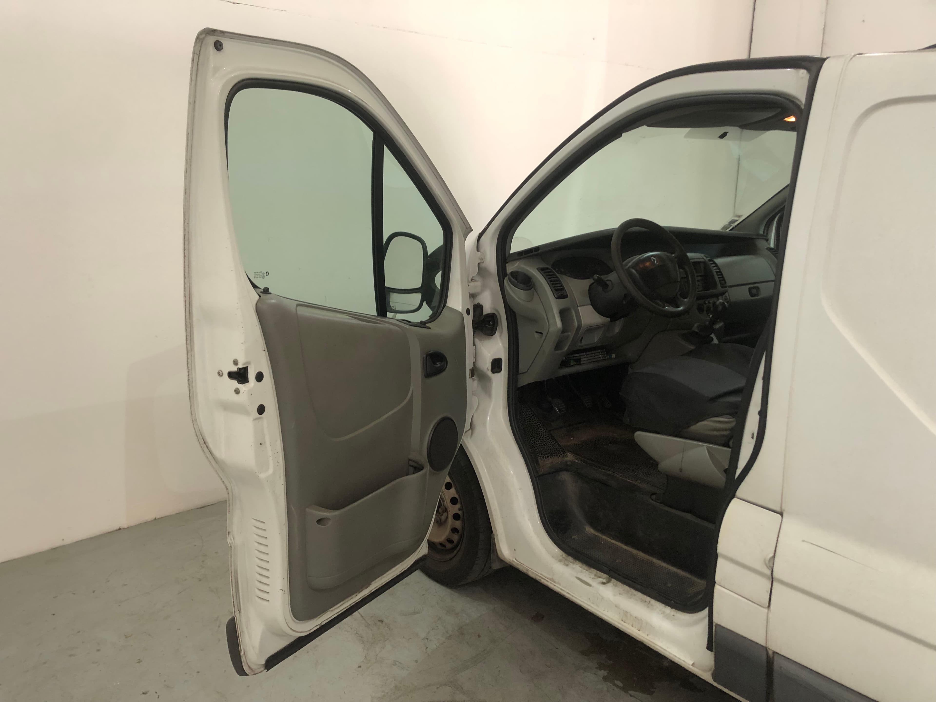 Renault Trafic 1.9 DCI — imagen 17