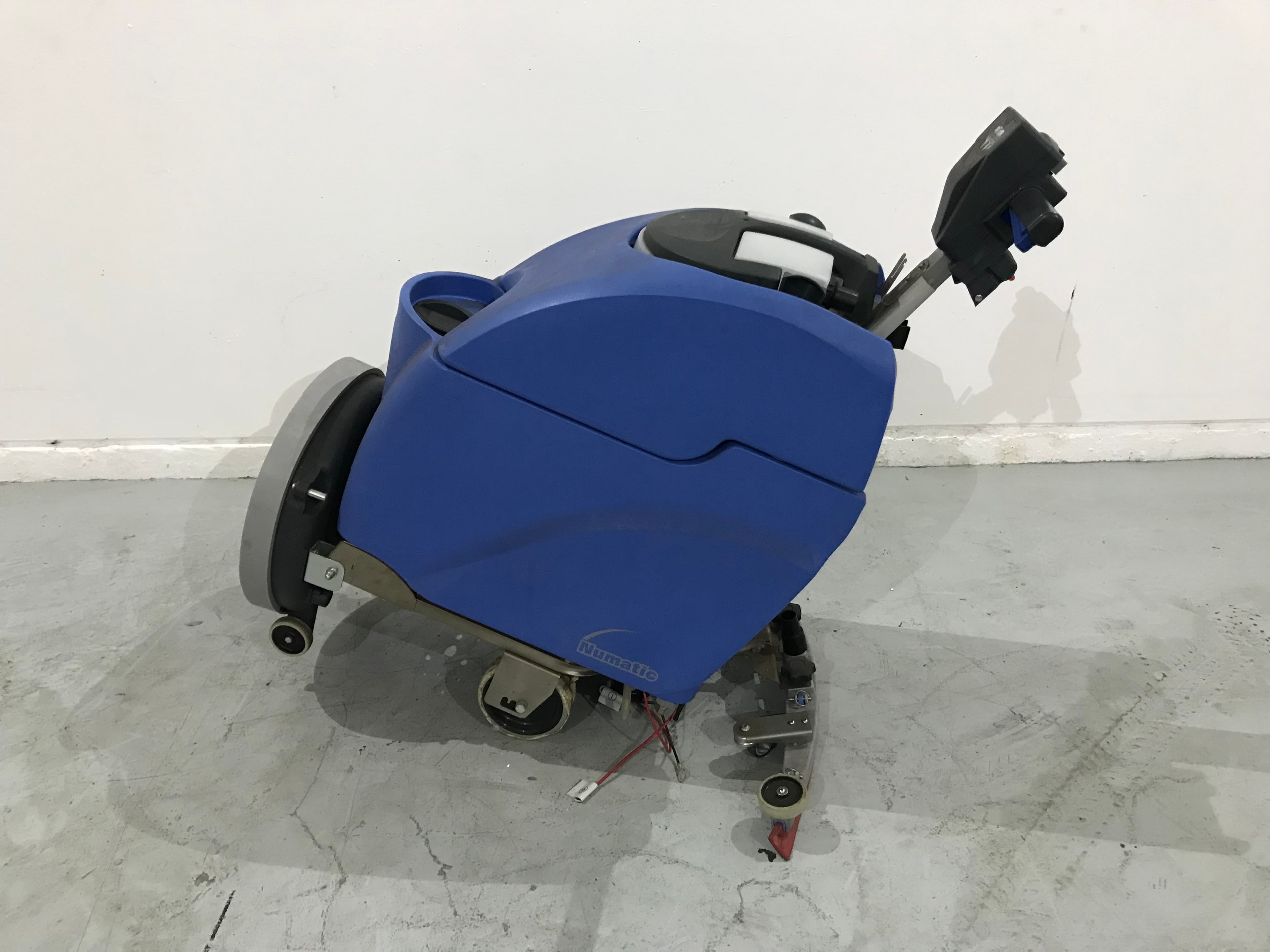 Máquina de Fregar Suelos — imagen 2