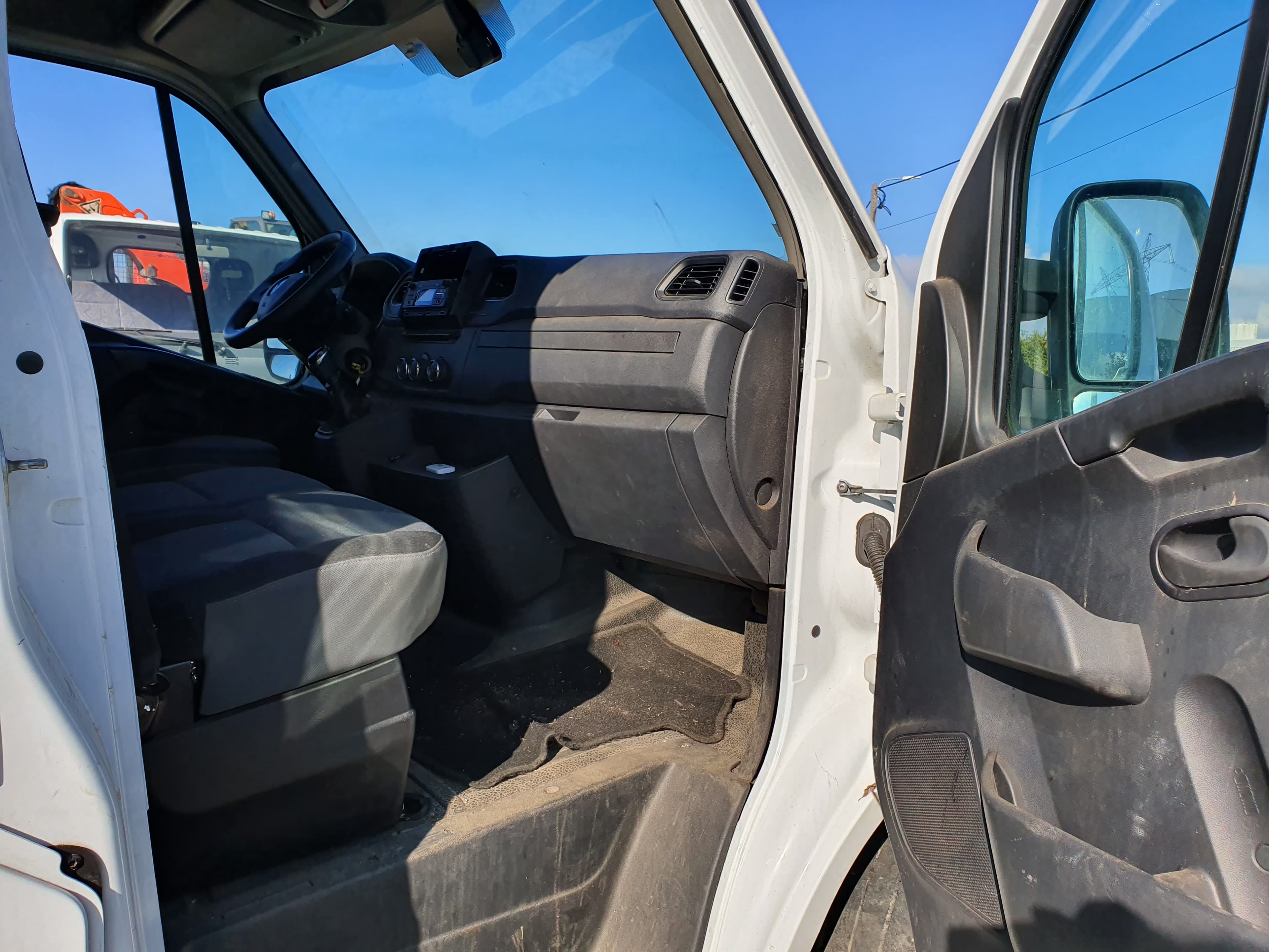 Renault Master 2.3 DCI · Ano 2020 — imagem 23