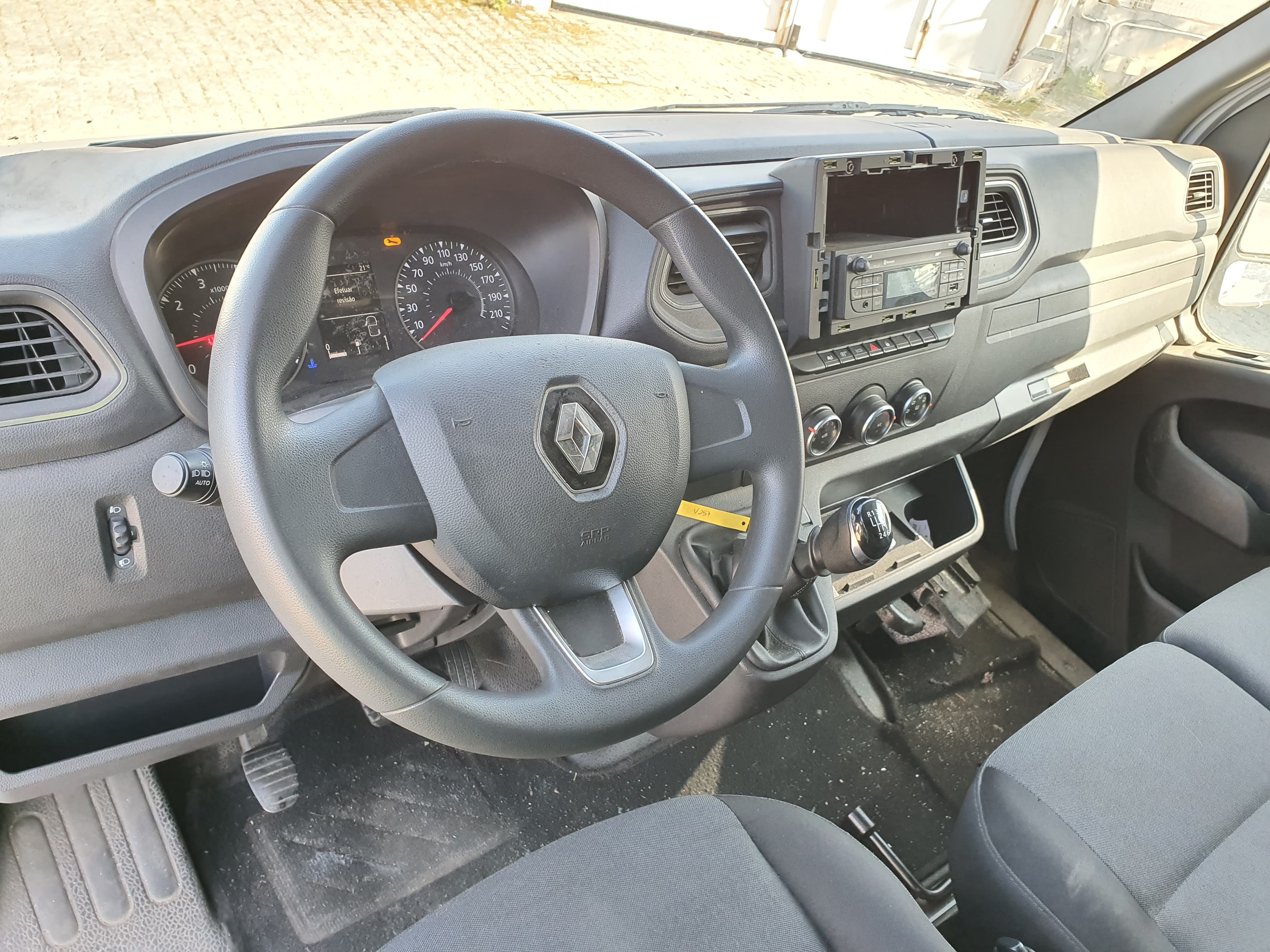Renault Master 2.3 DCI · Ano 2020 — imagem 30