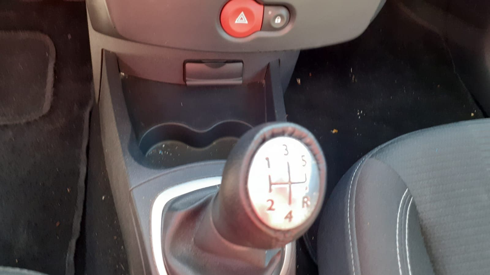 Renault Clio · Ano 2010 — imagen 26