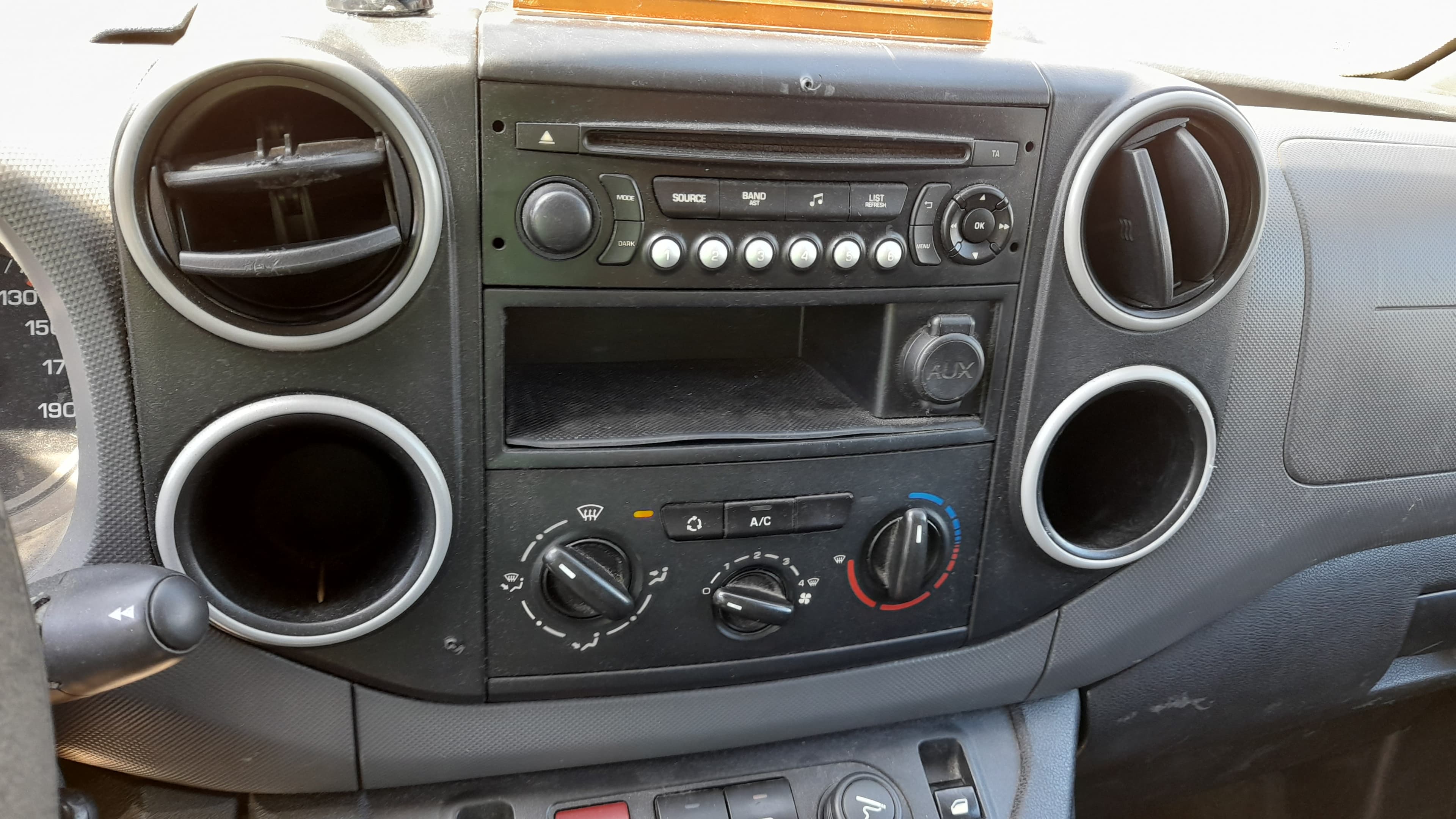 Peugeot Partner 1.6 HDI — imagem 12