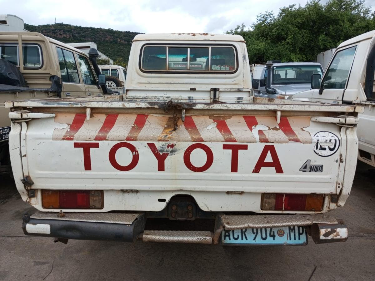 Toyota Landcruiser — imagem 11