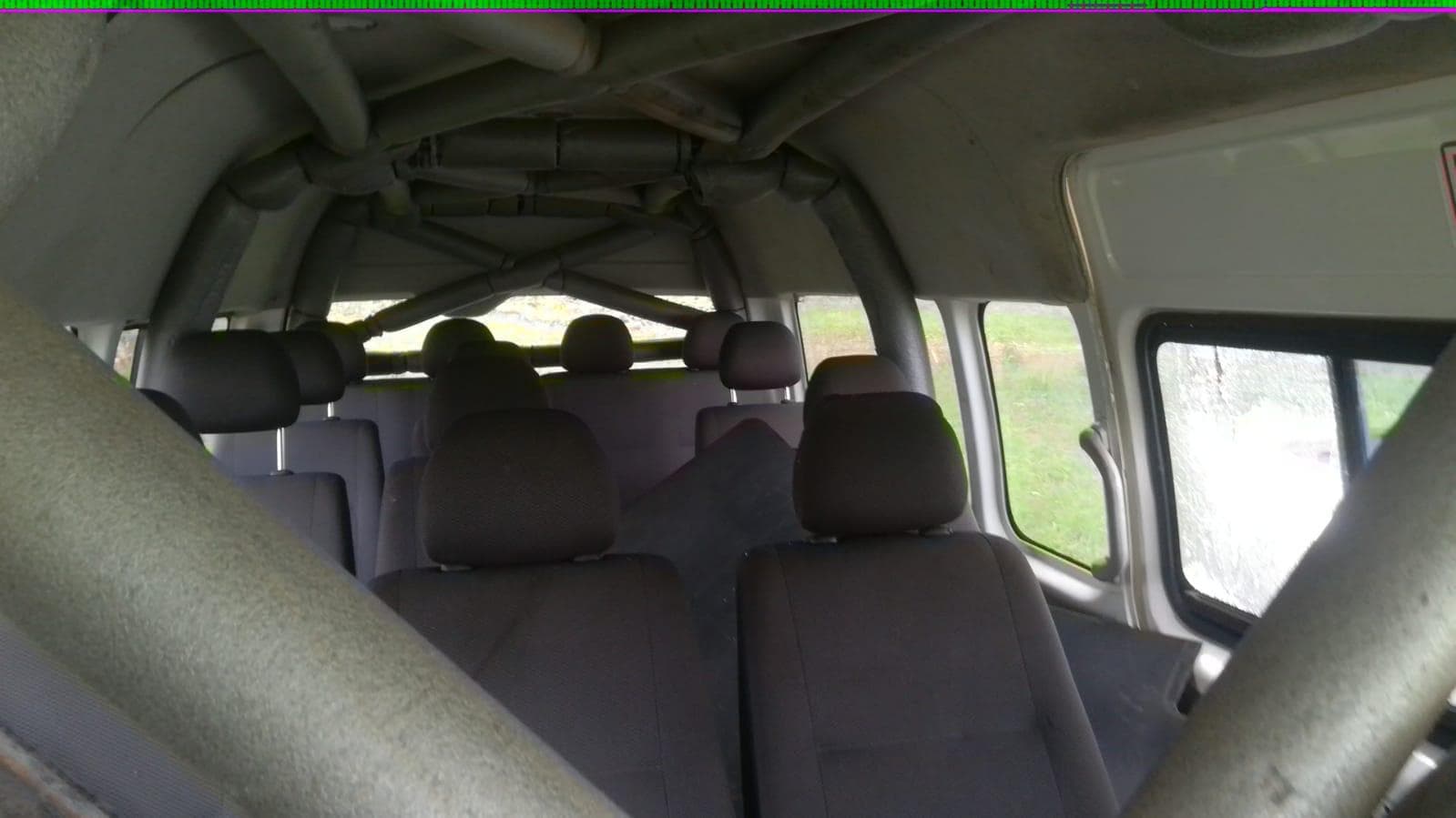 Minibus Toyota Hiace Van — imagem 5