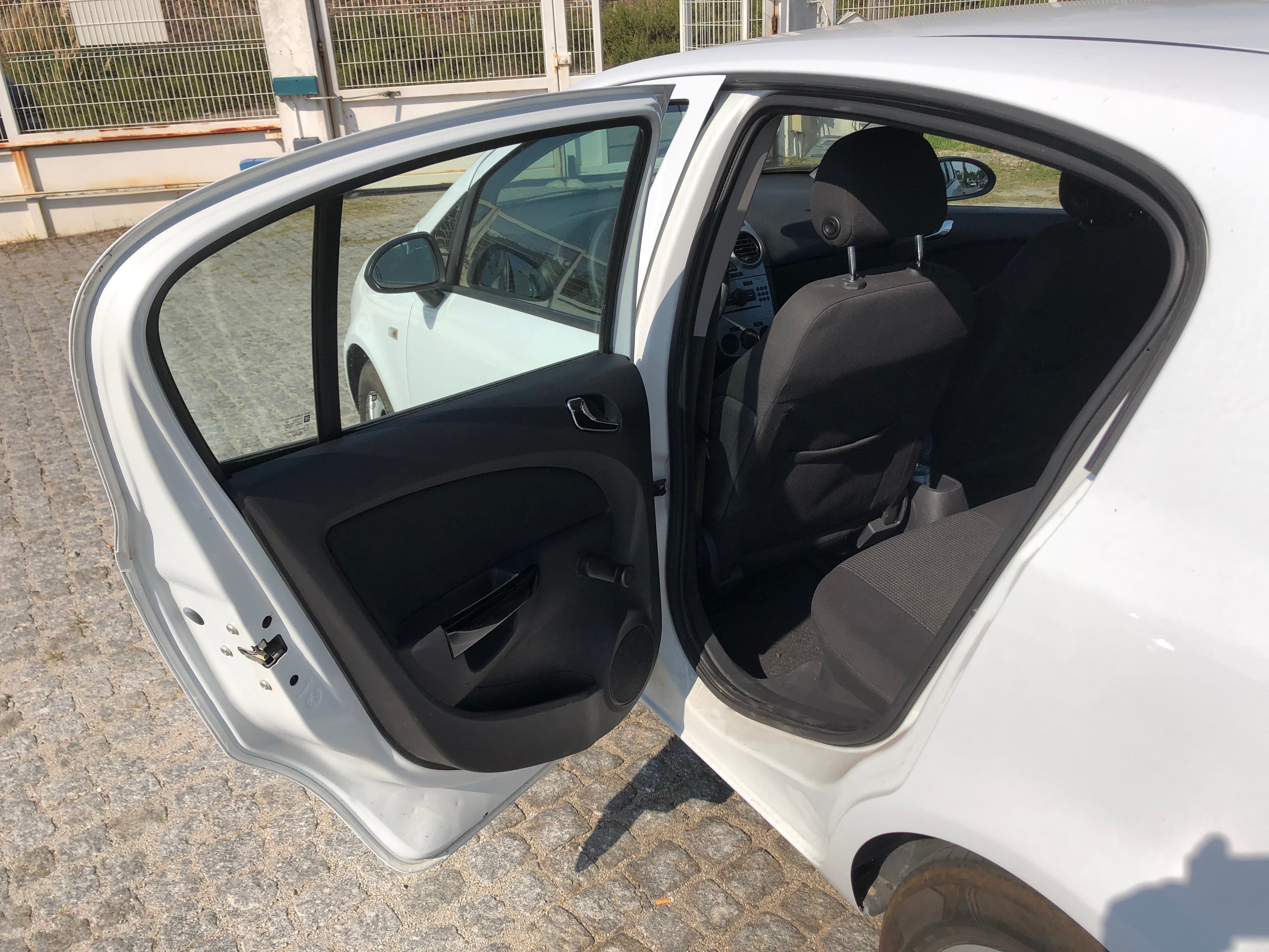Opel Corsa · Ano 2014 — imagen 17