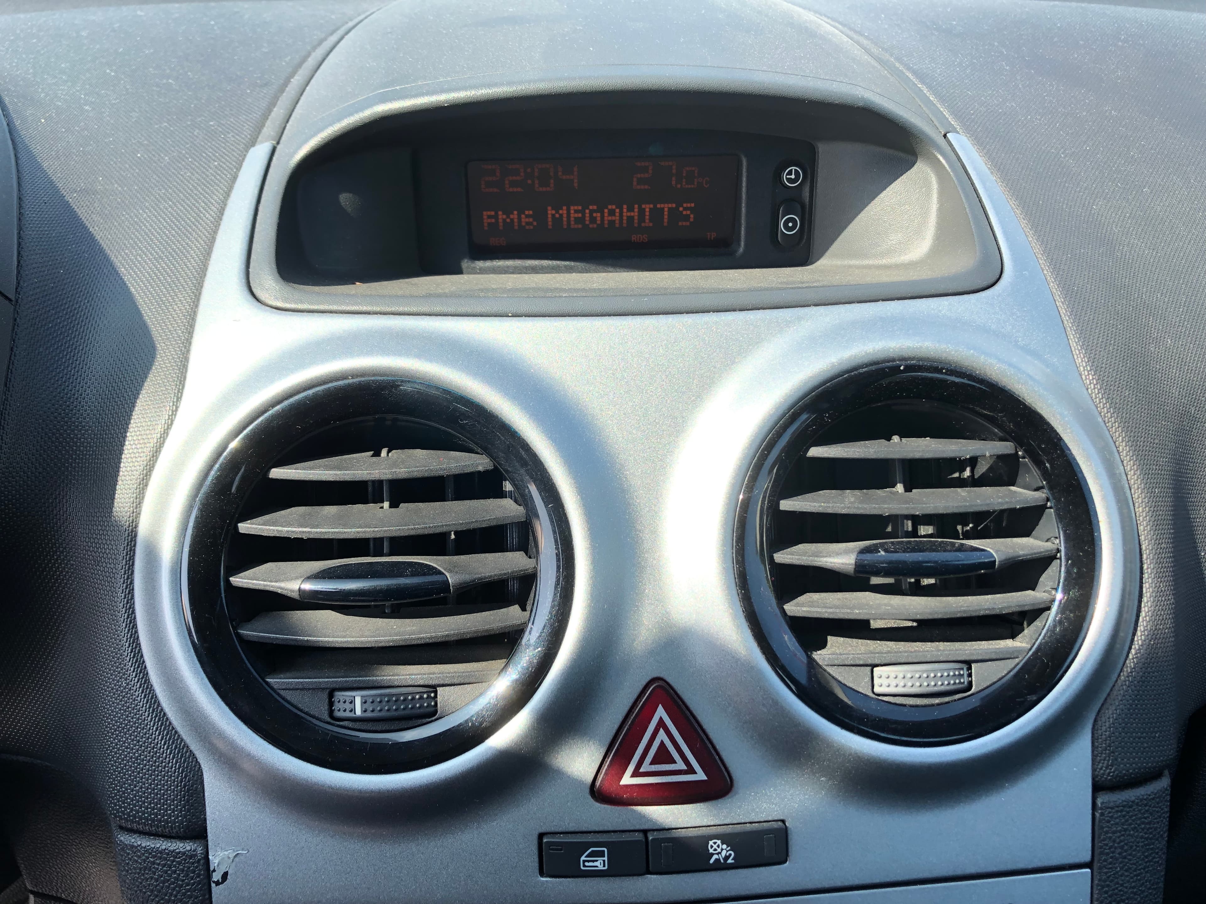 Opel Corsa · Ano 2014 — imagen 35