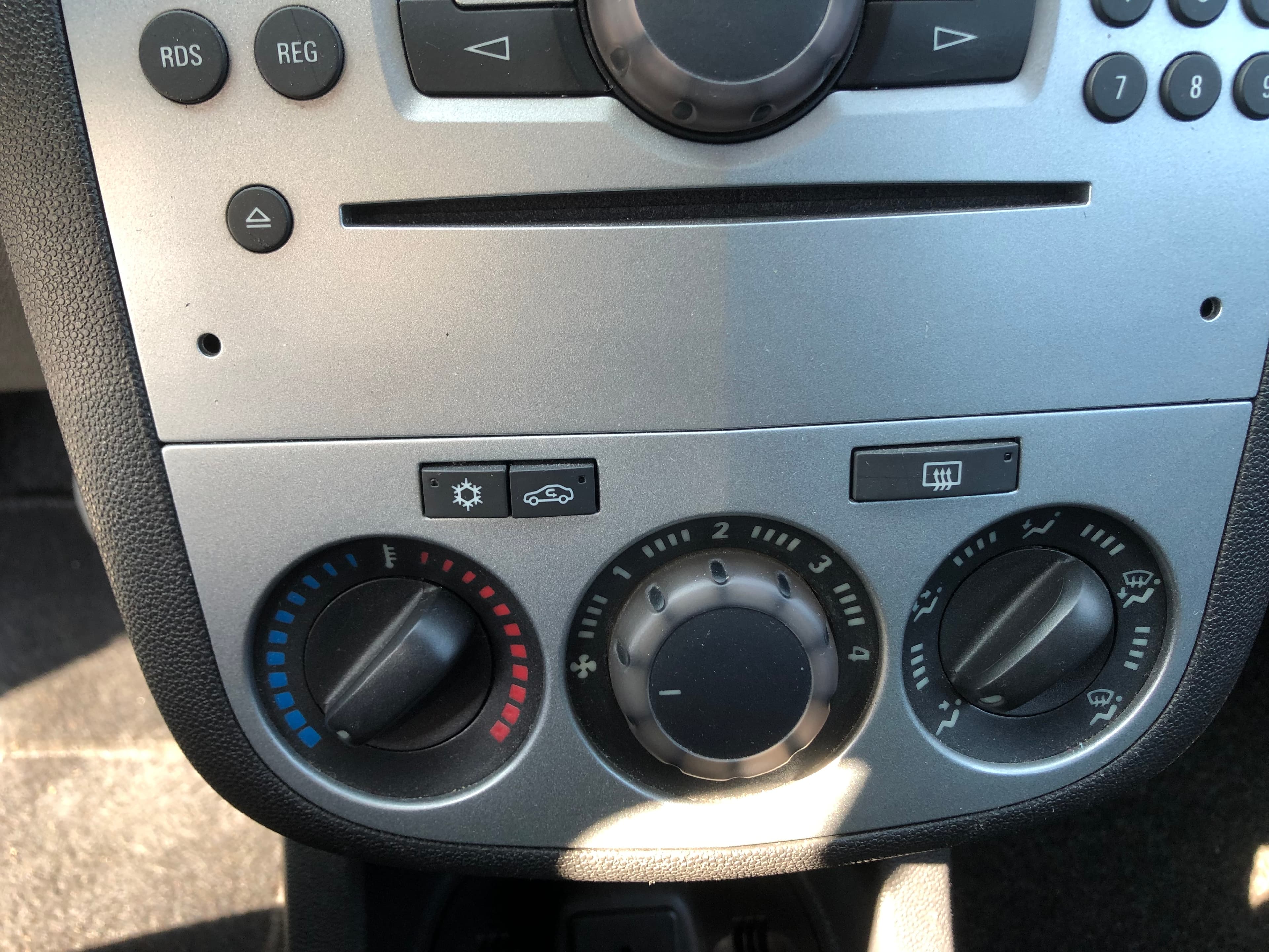 Opel Corsa · Ano 2014 — imagen 33