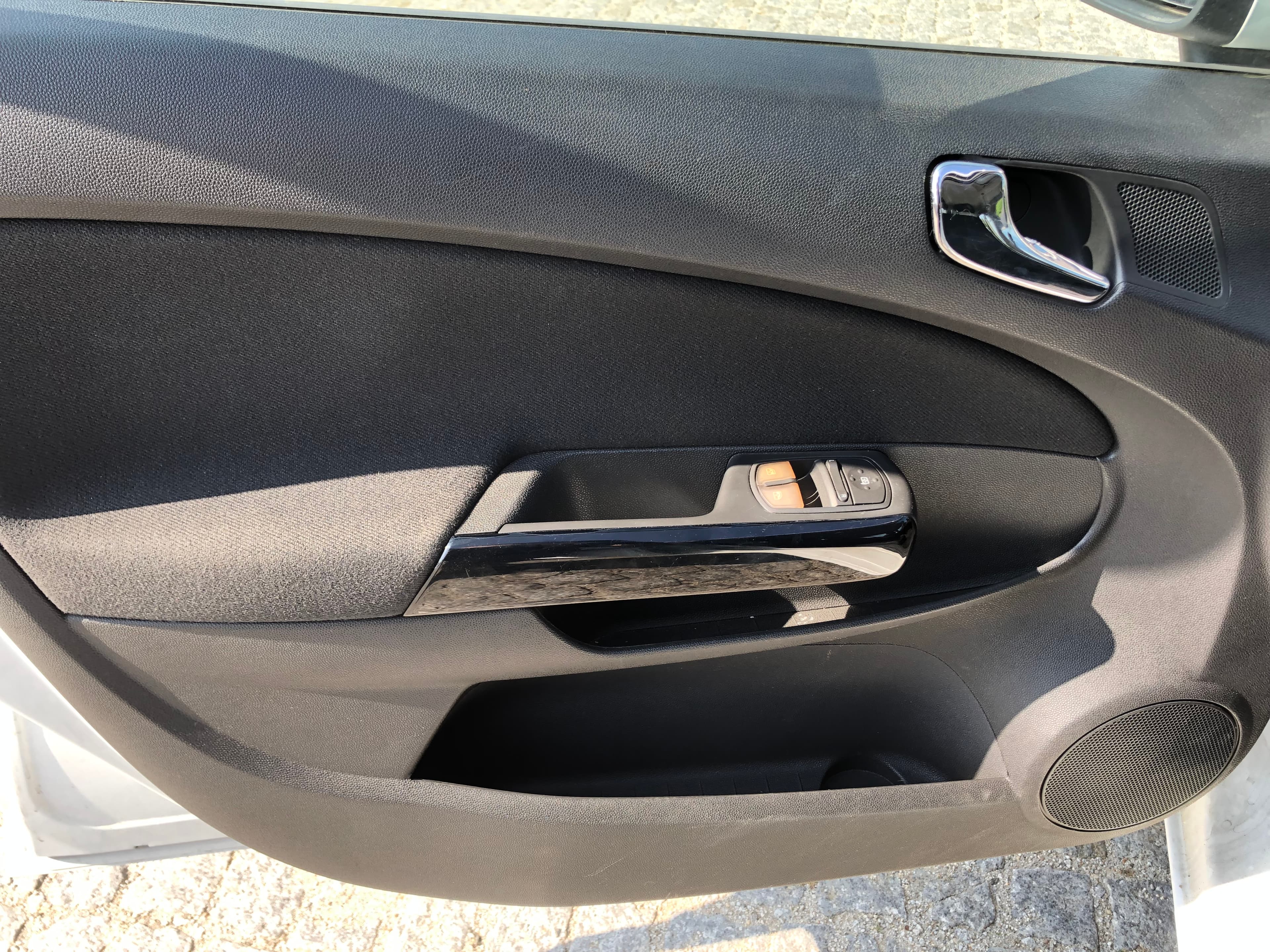 Opel Corsa · Ano 2014 — imagen 20