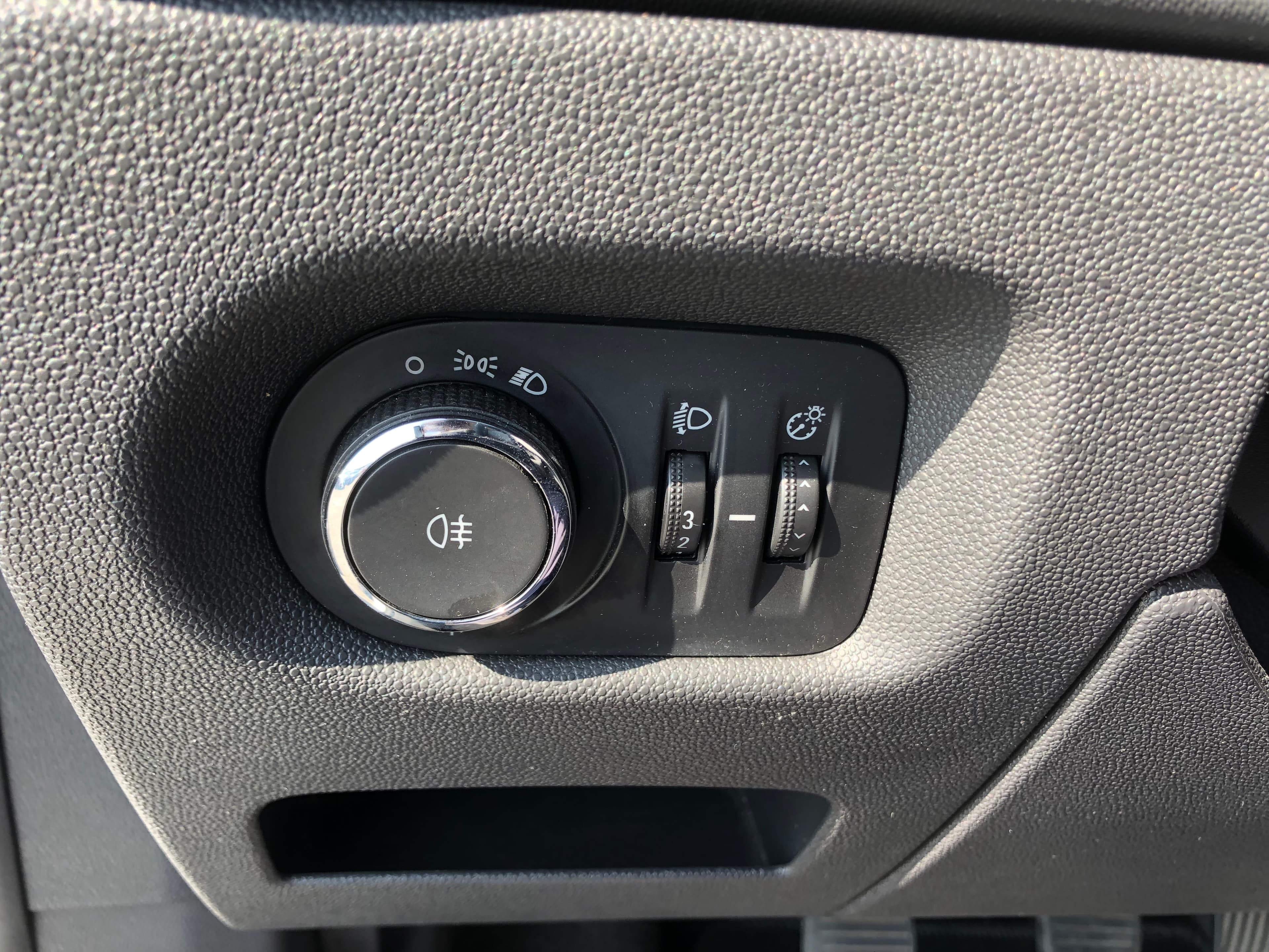 Opel Corsa · Ano 2014 — imagen 28
