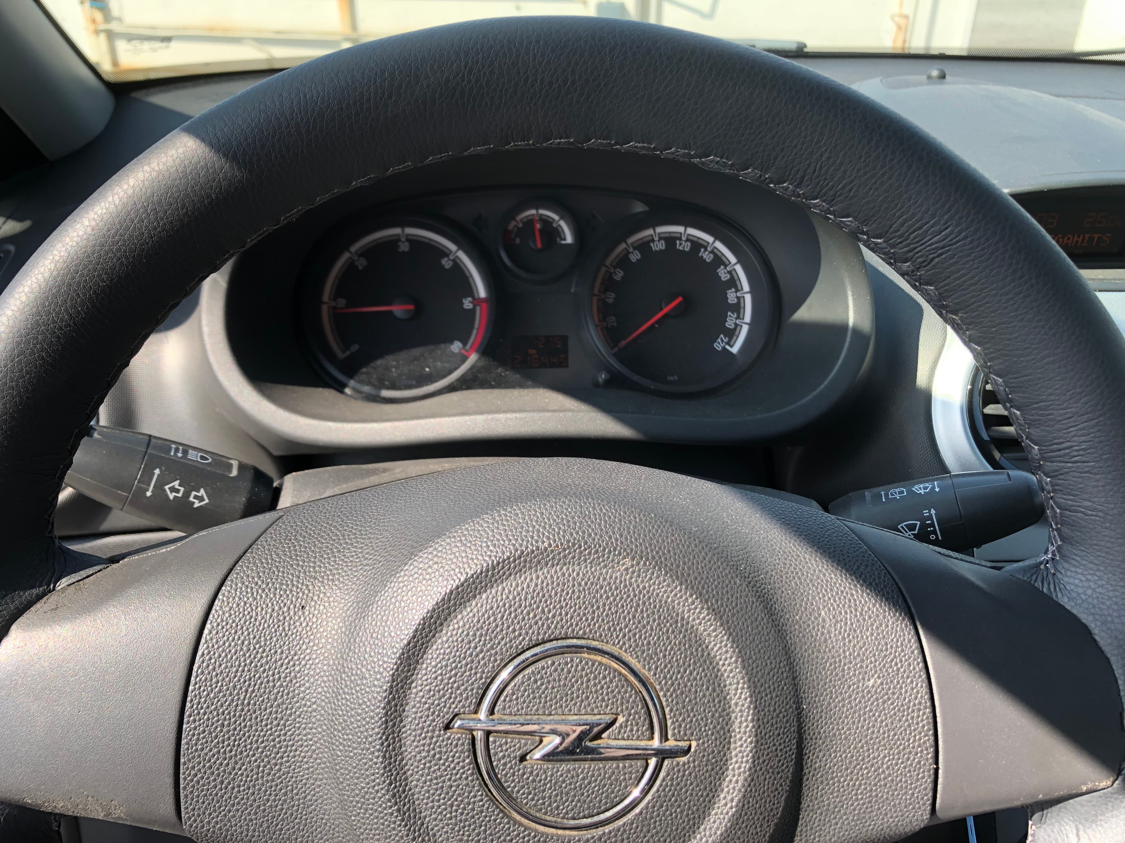 Opel Corsa · Ano 2014 — imagen 29