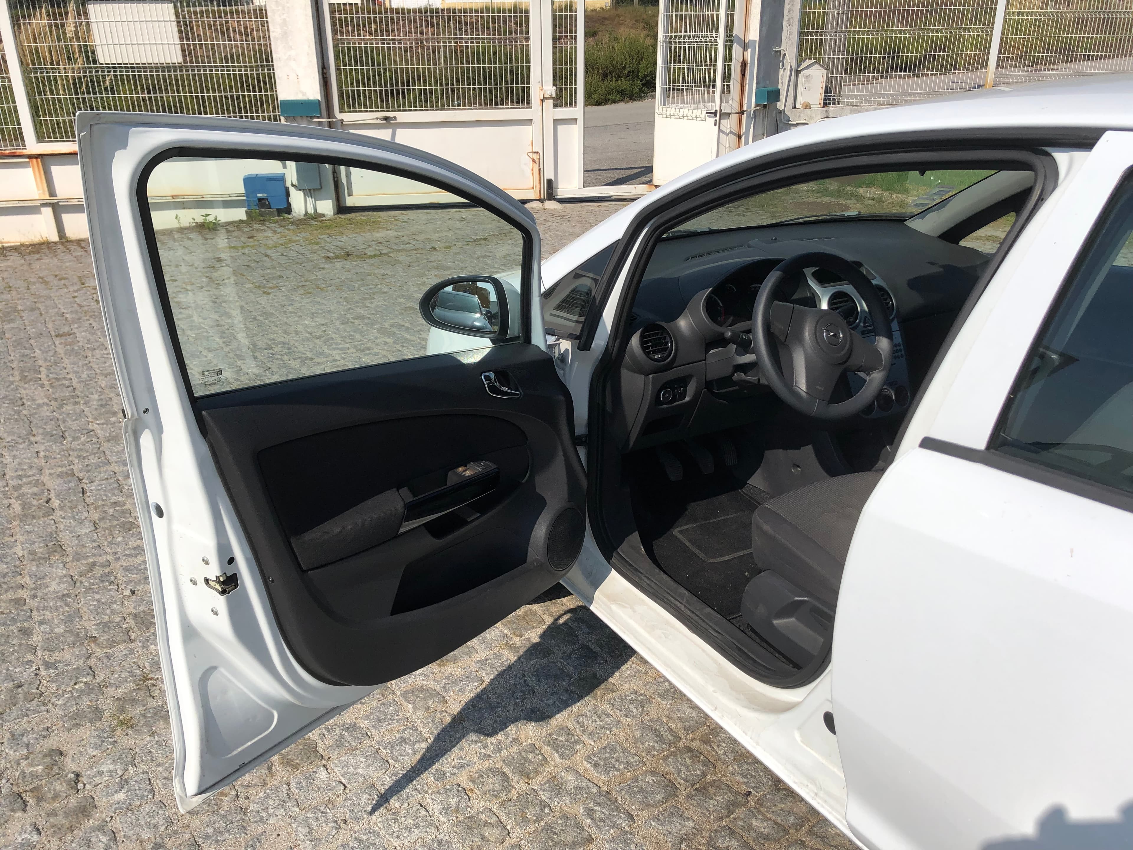 Opel Corsa · Ano 2014 — imagen 24