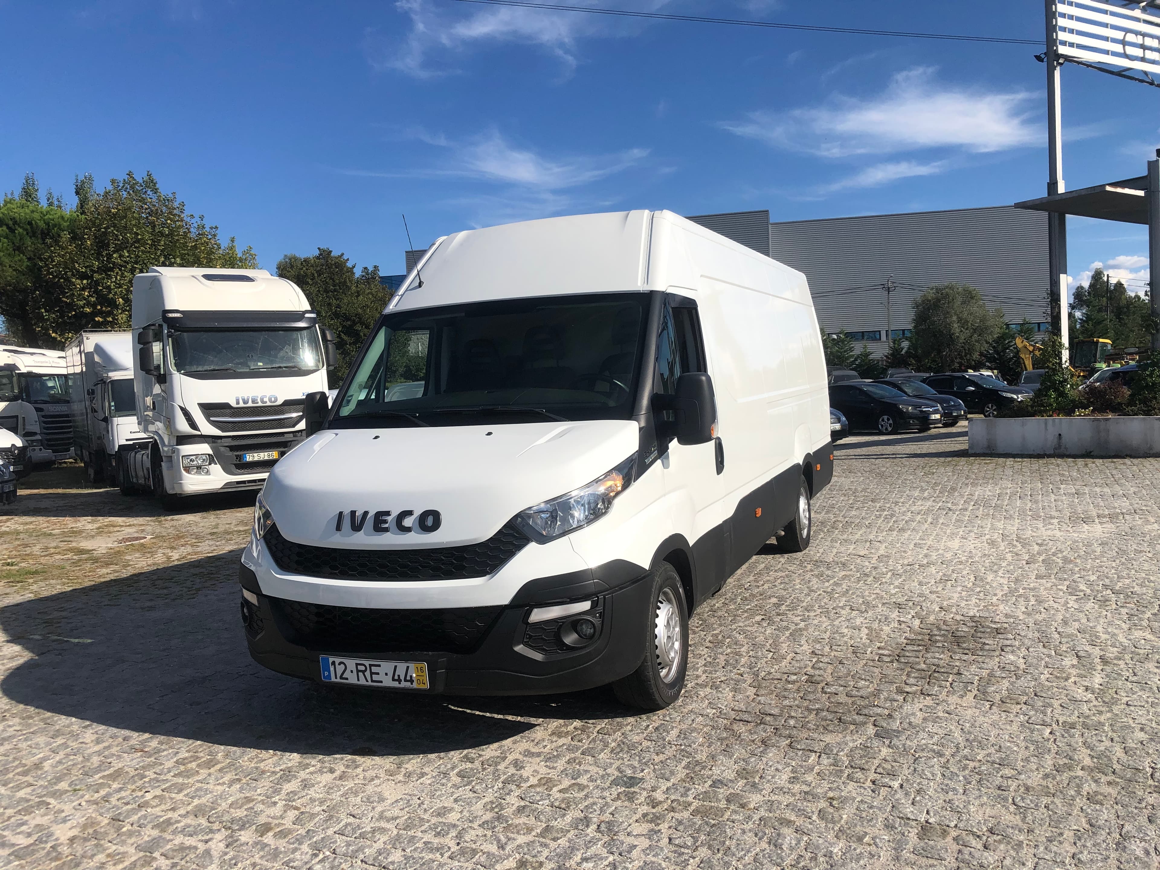 Iveco Daily · Ano 2016 — image 3