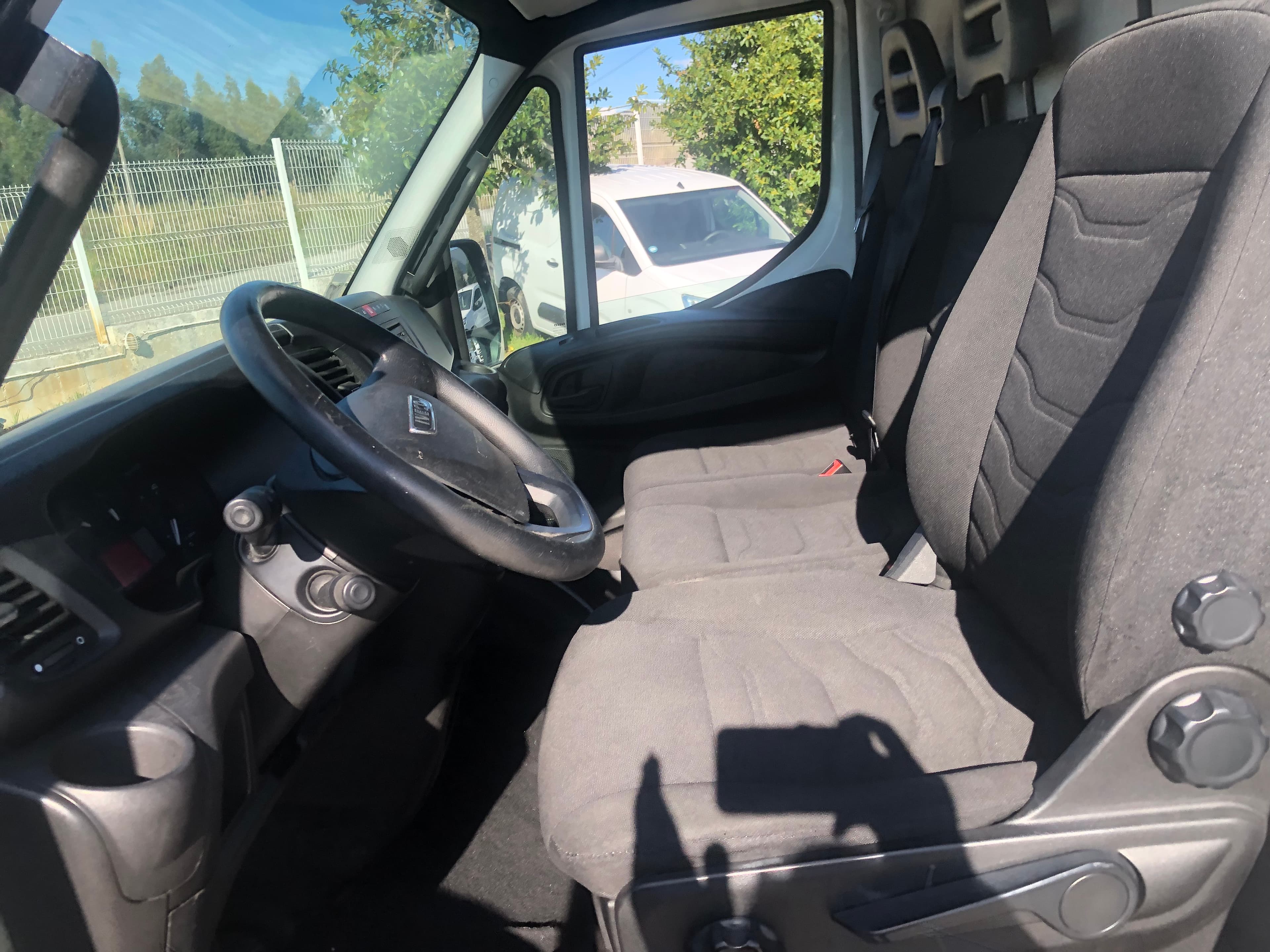Iveco Daily · Ano 2016 — image 27