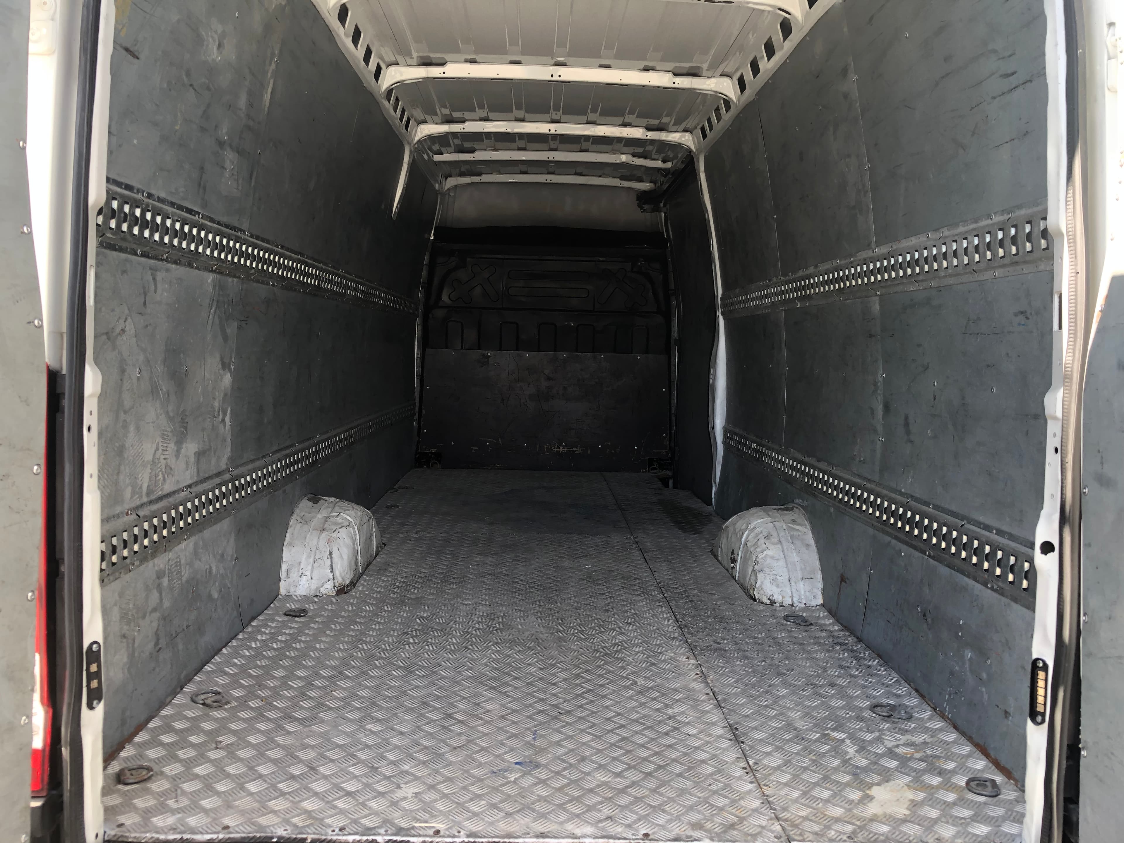 Iveco Daily · Ano 2016 — image 4