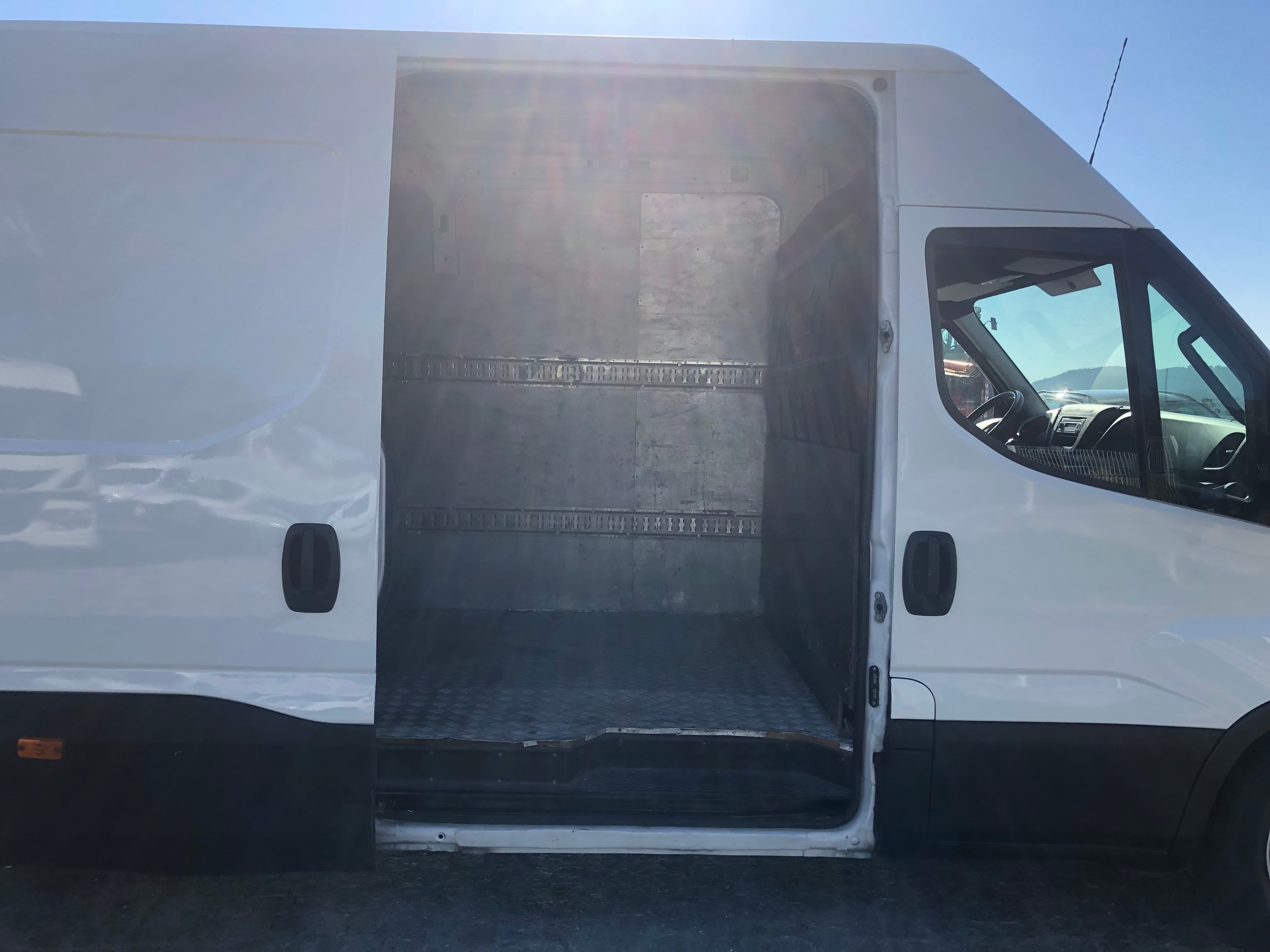 Iveco Daily · Ano 2016 — image 5