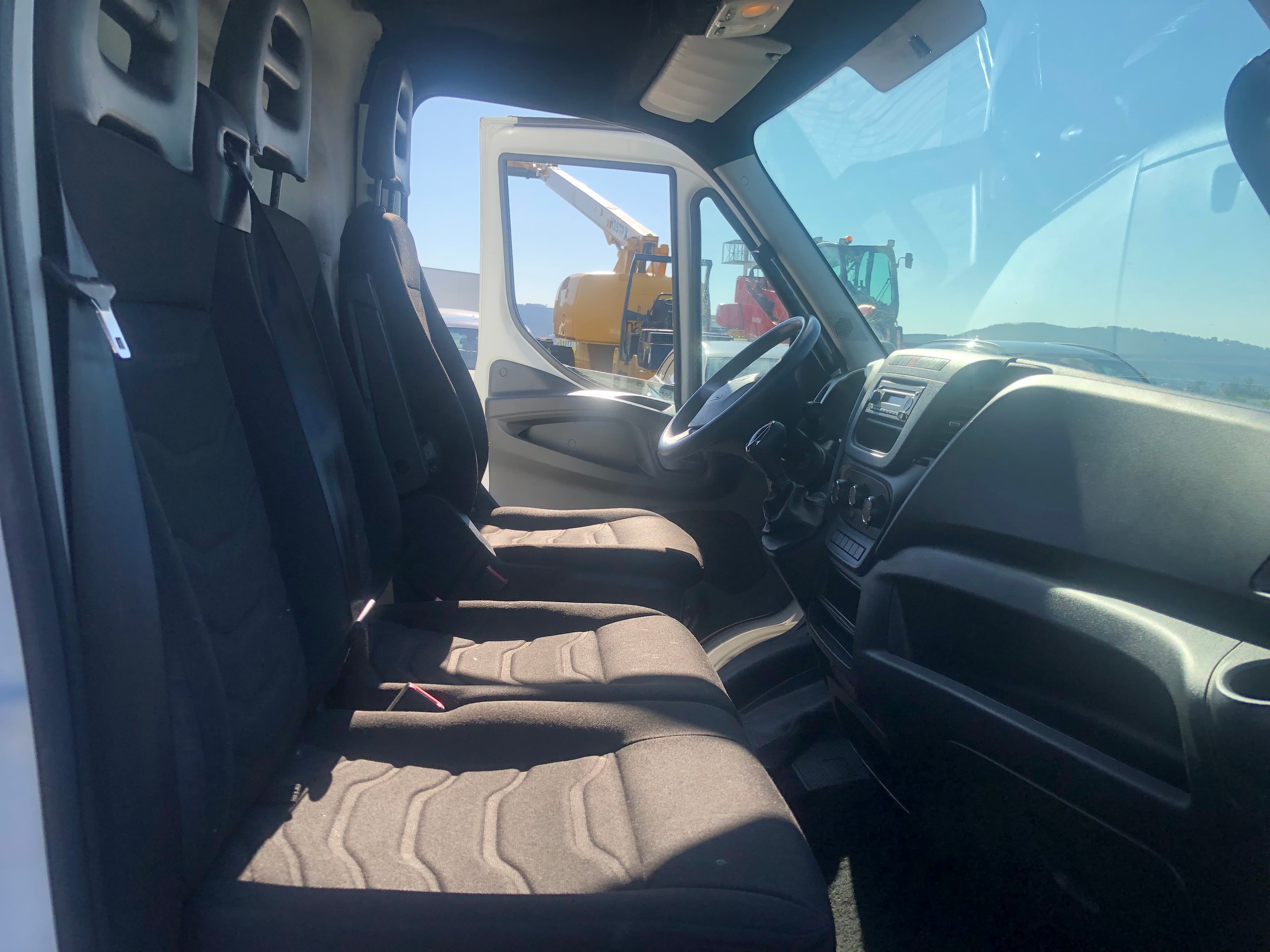 Iveco Daily · Ano 2016 — image 30