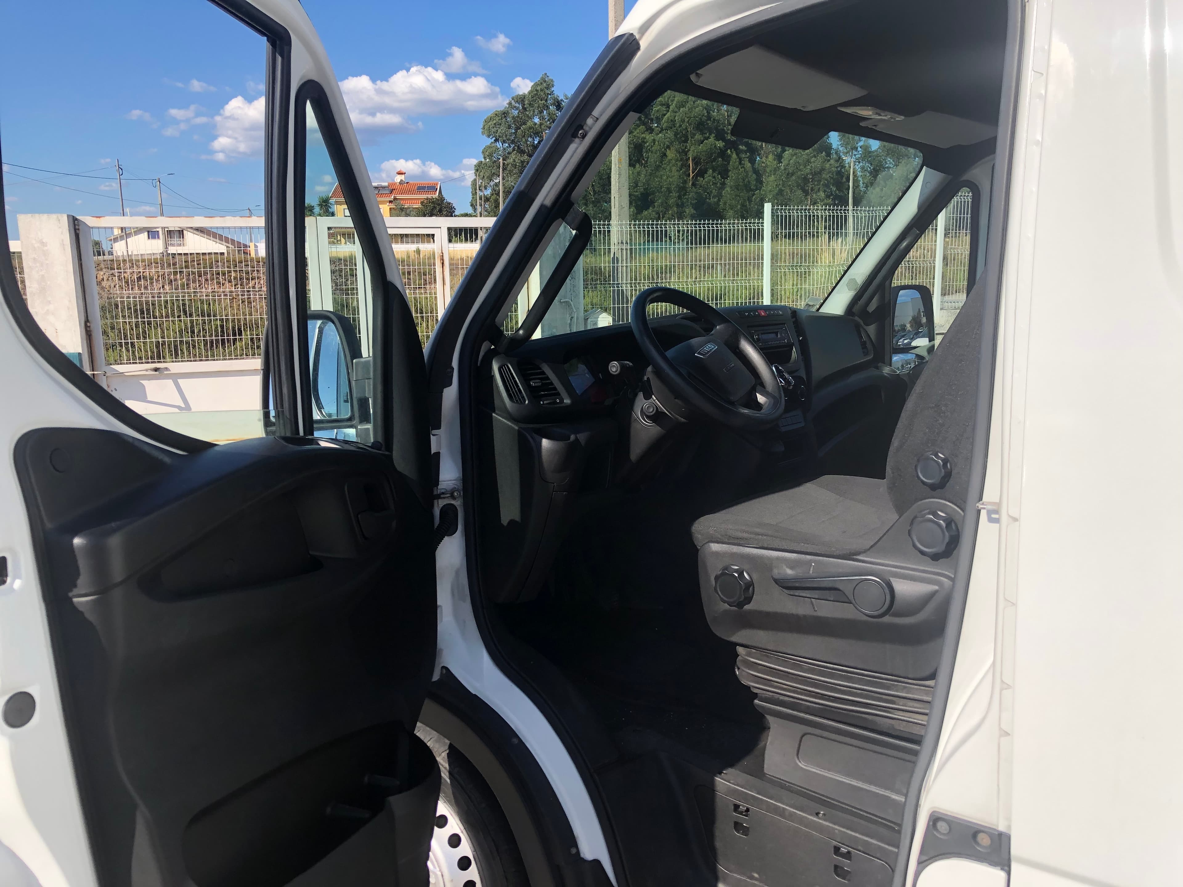Iveco Daily · Ano 2016 — image 18