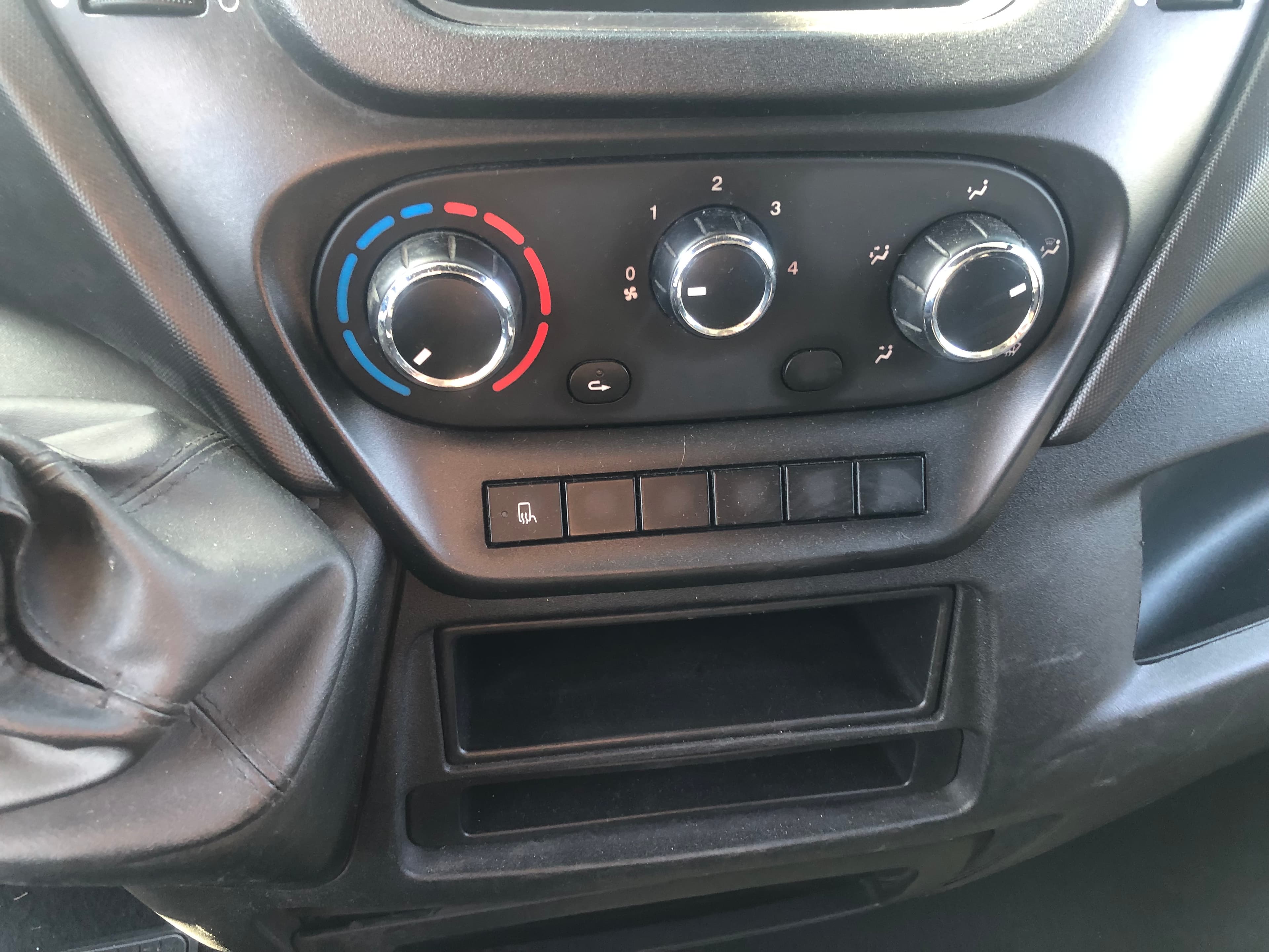 Iveco Daily · Ano 2016 — image 32