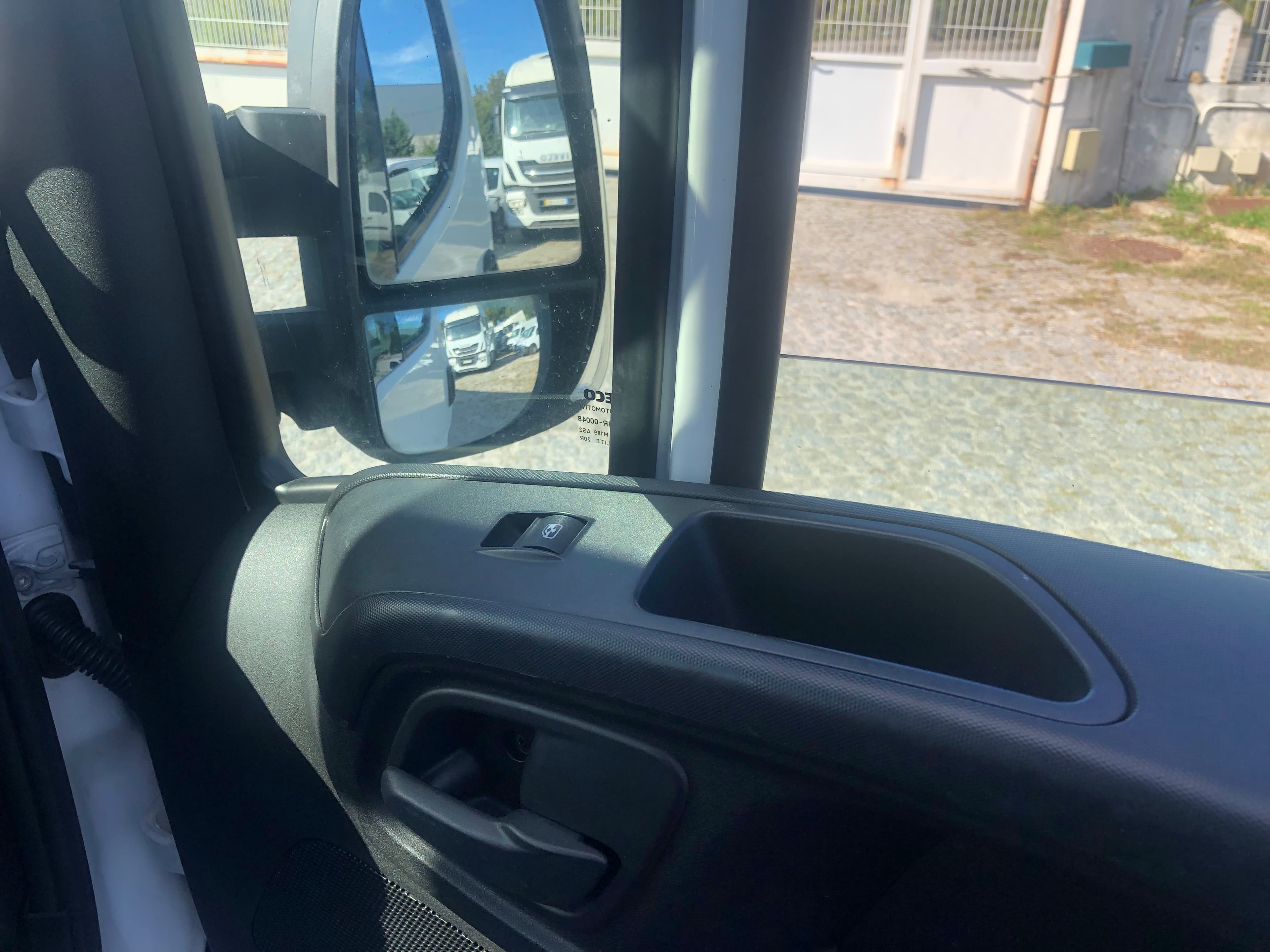Iveco Daily · Ano 2016 — image 29
