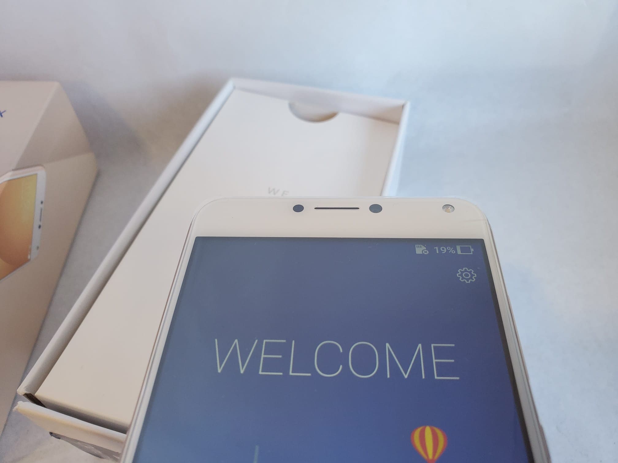 Telemóvel Asus Zenfone 4 Max — imagem 4