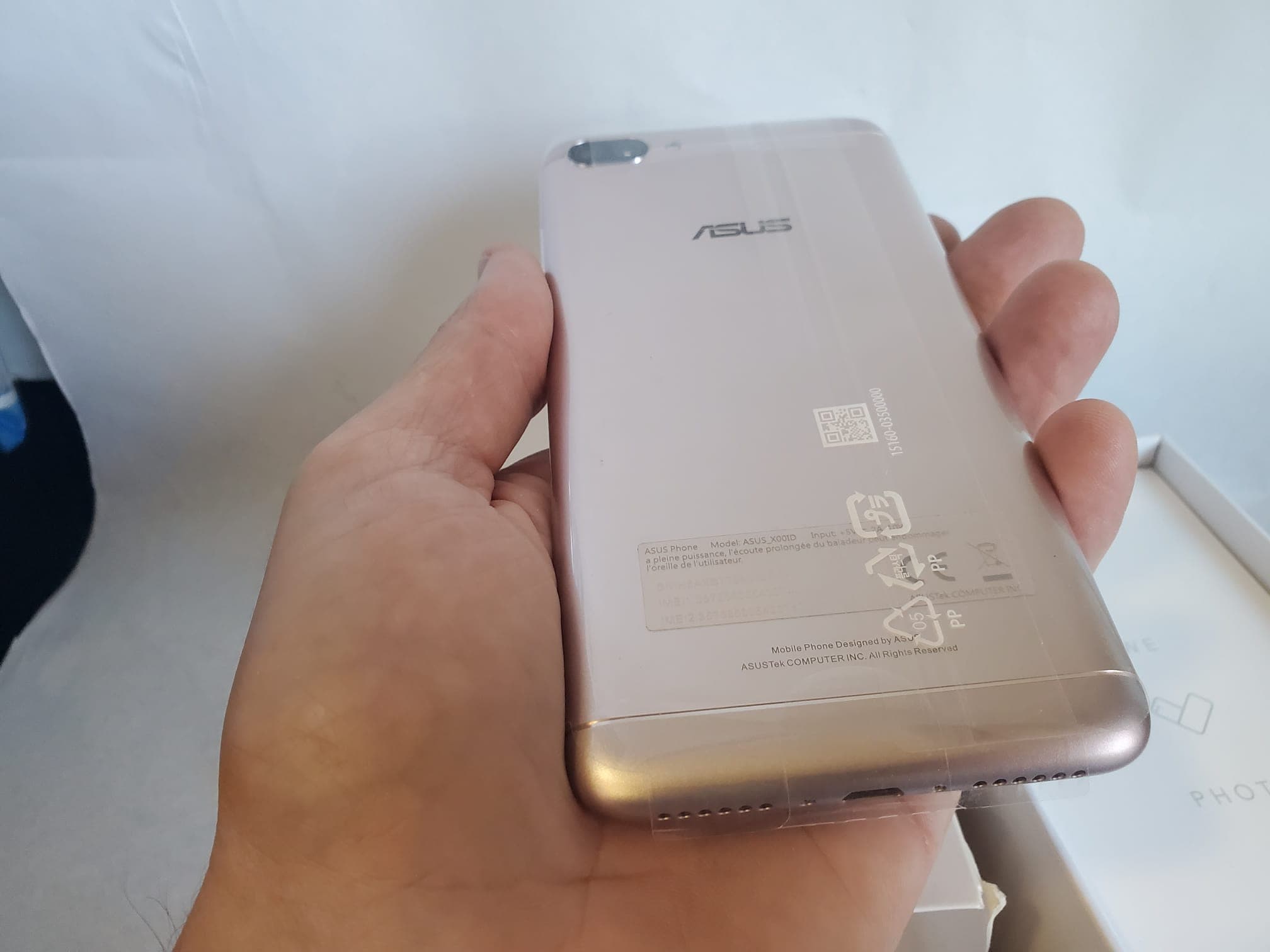 Telemóvel Asus Zenfone 4 Max — imagem 15
