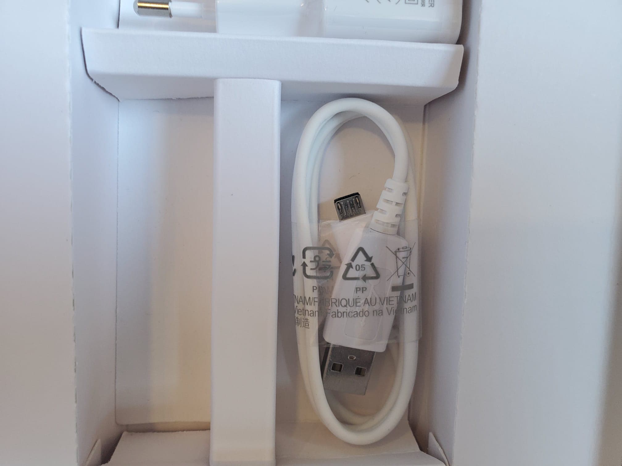 Tablet Samsung Galaxy Tab E — imagem 4