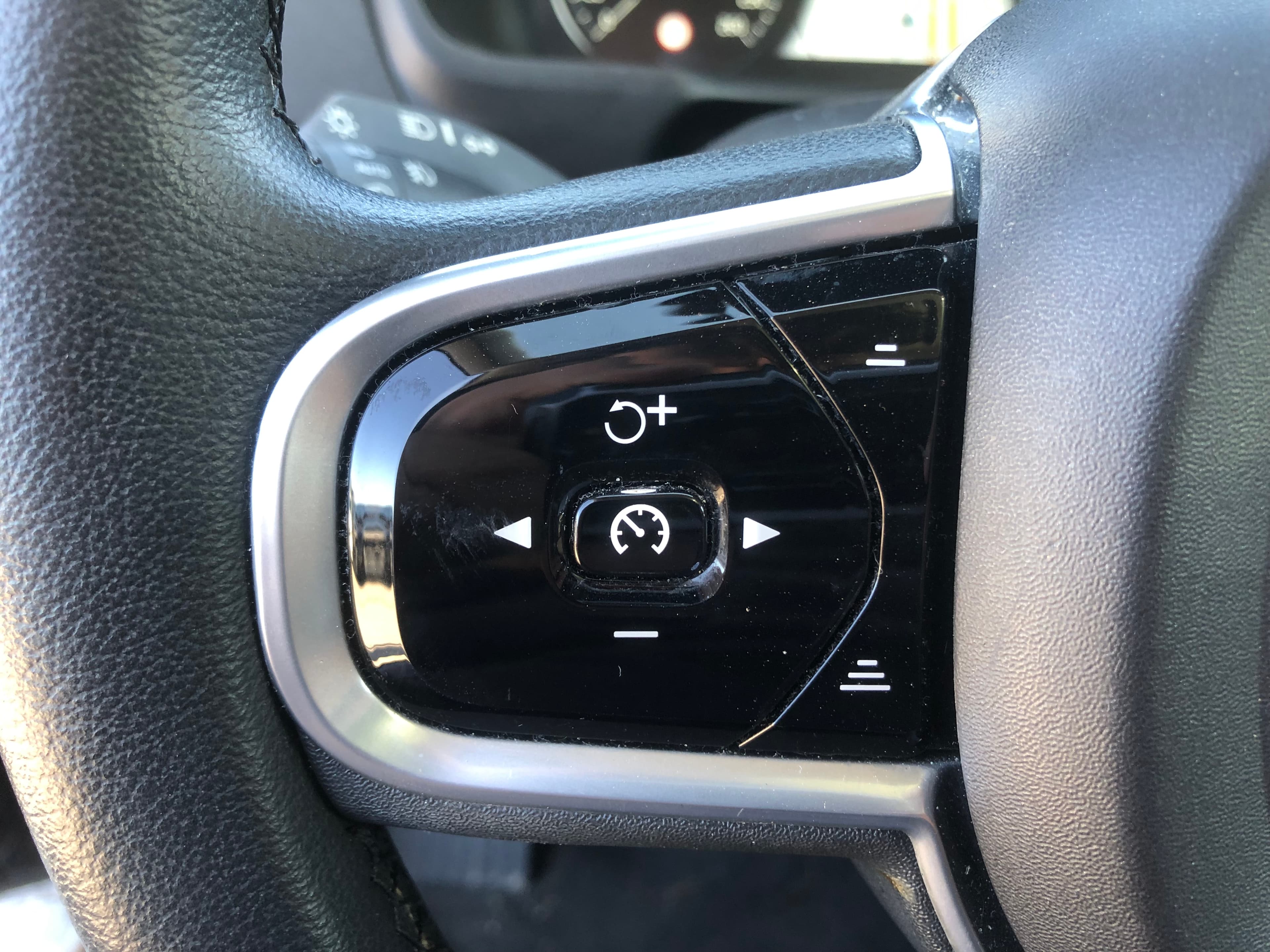 Volvo XC90 · Ano 2017 — imagem 28