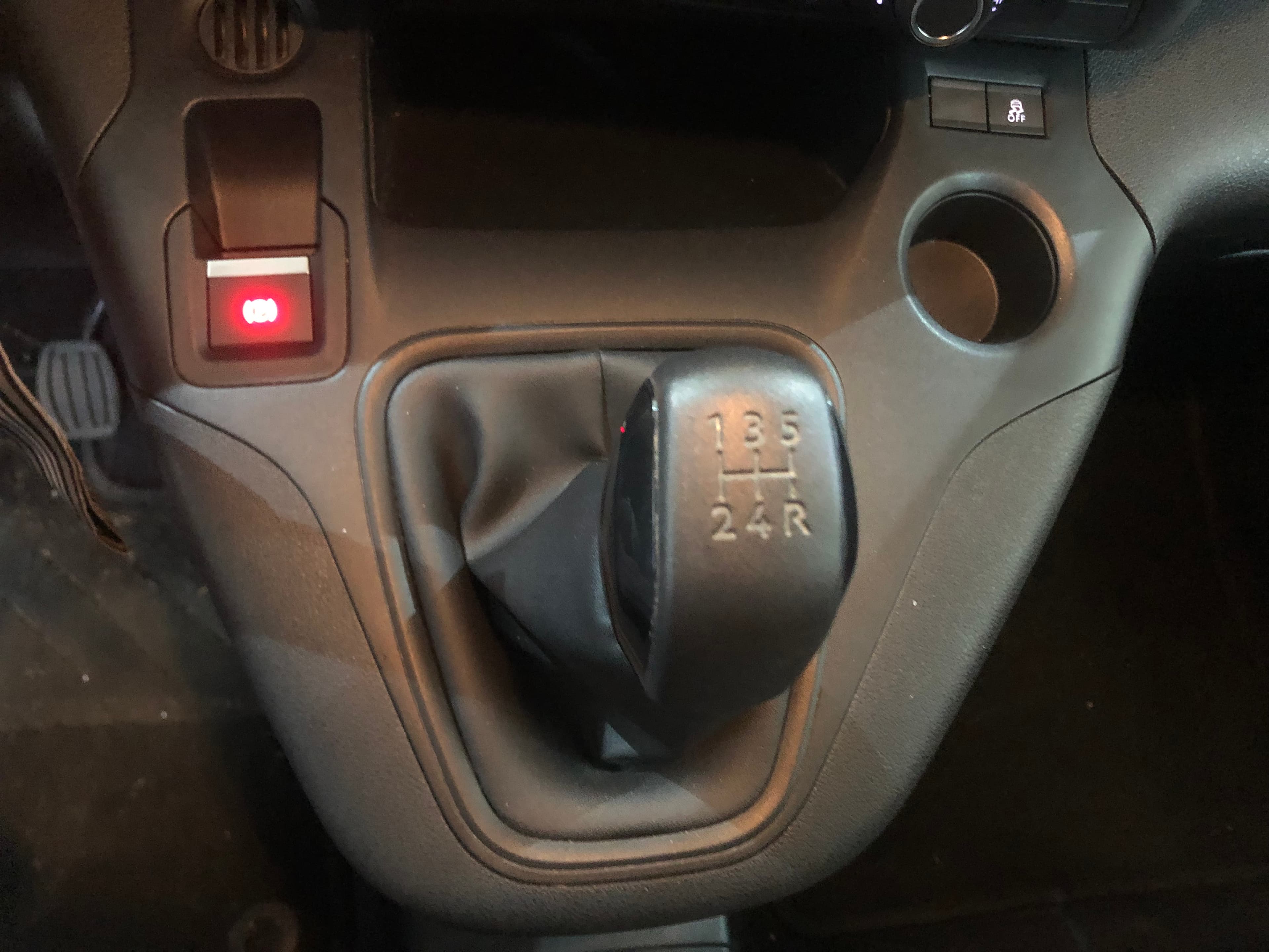 Opel Combo · Ano 2019 — imagem 30