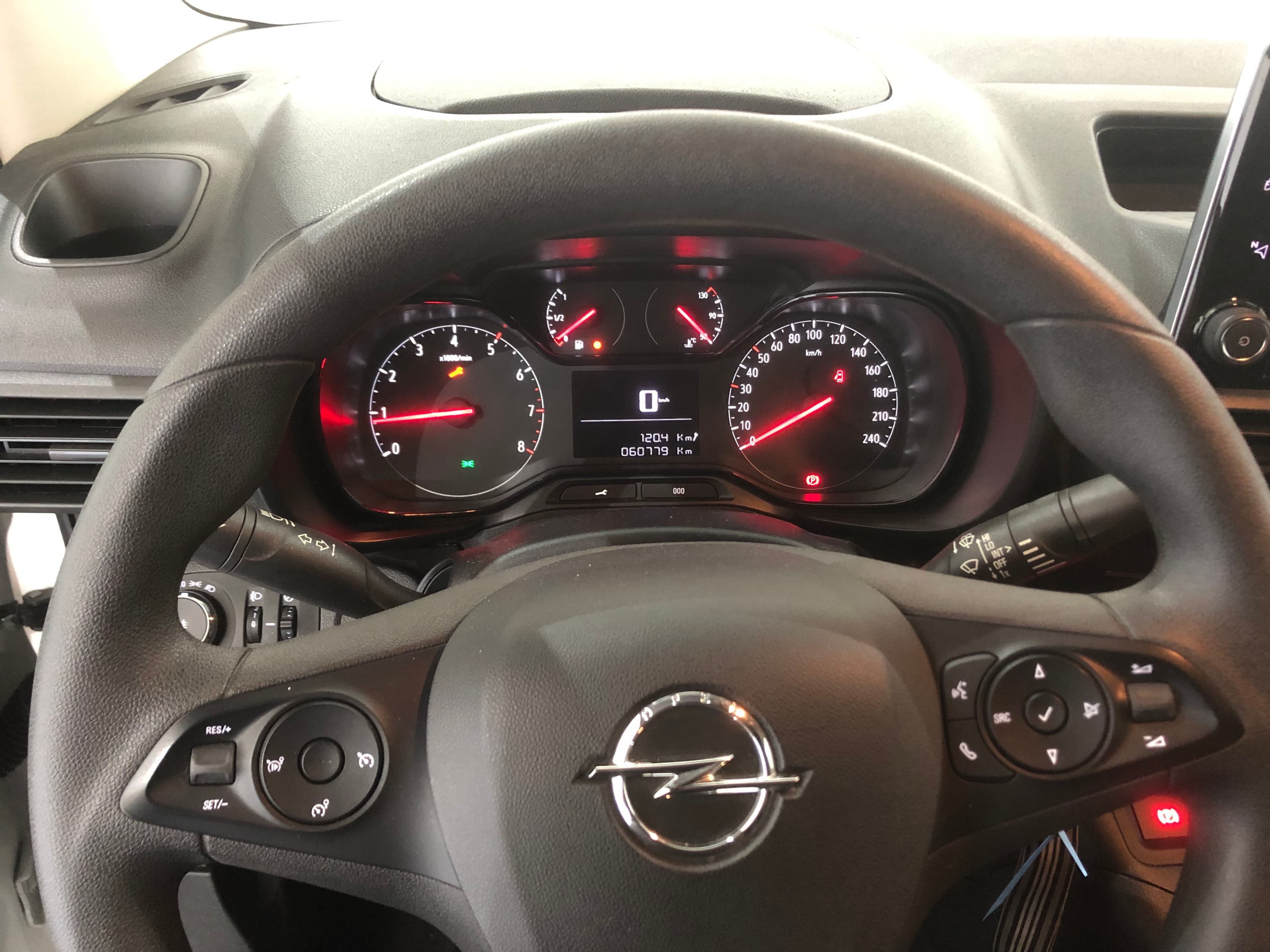 Opel Combo · Ano 2019 — imagem 24