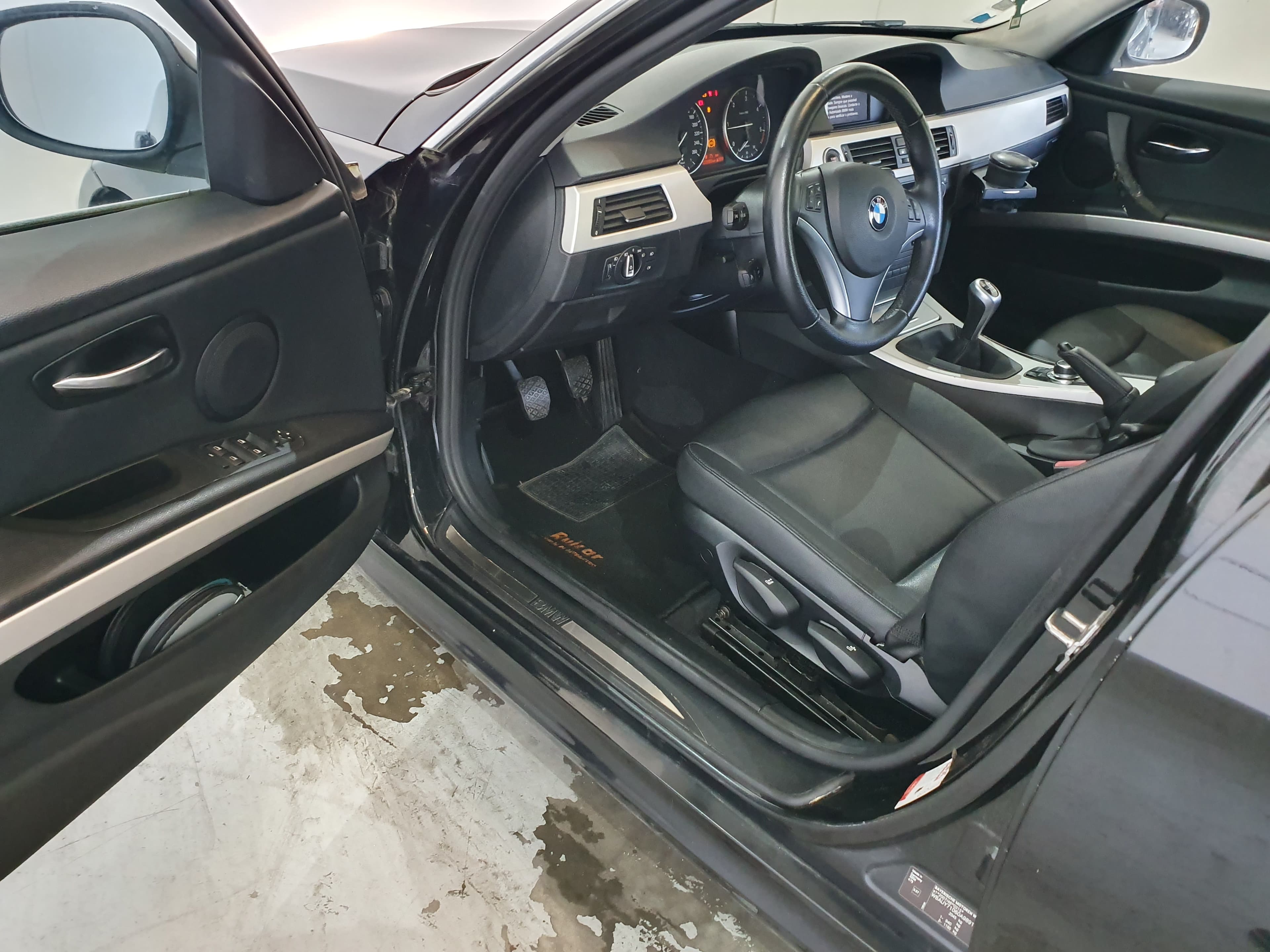 BMW 320 D · Ano 2011 — imagen 29
