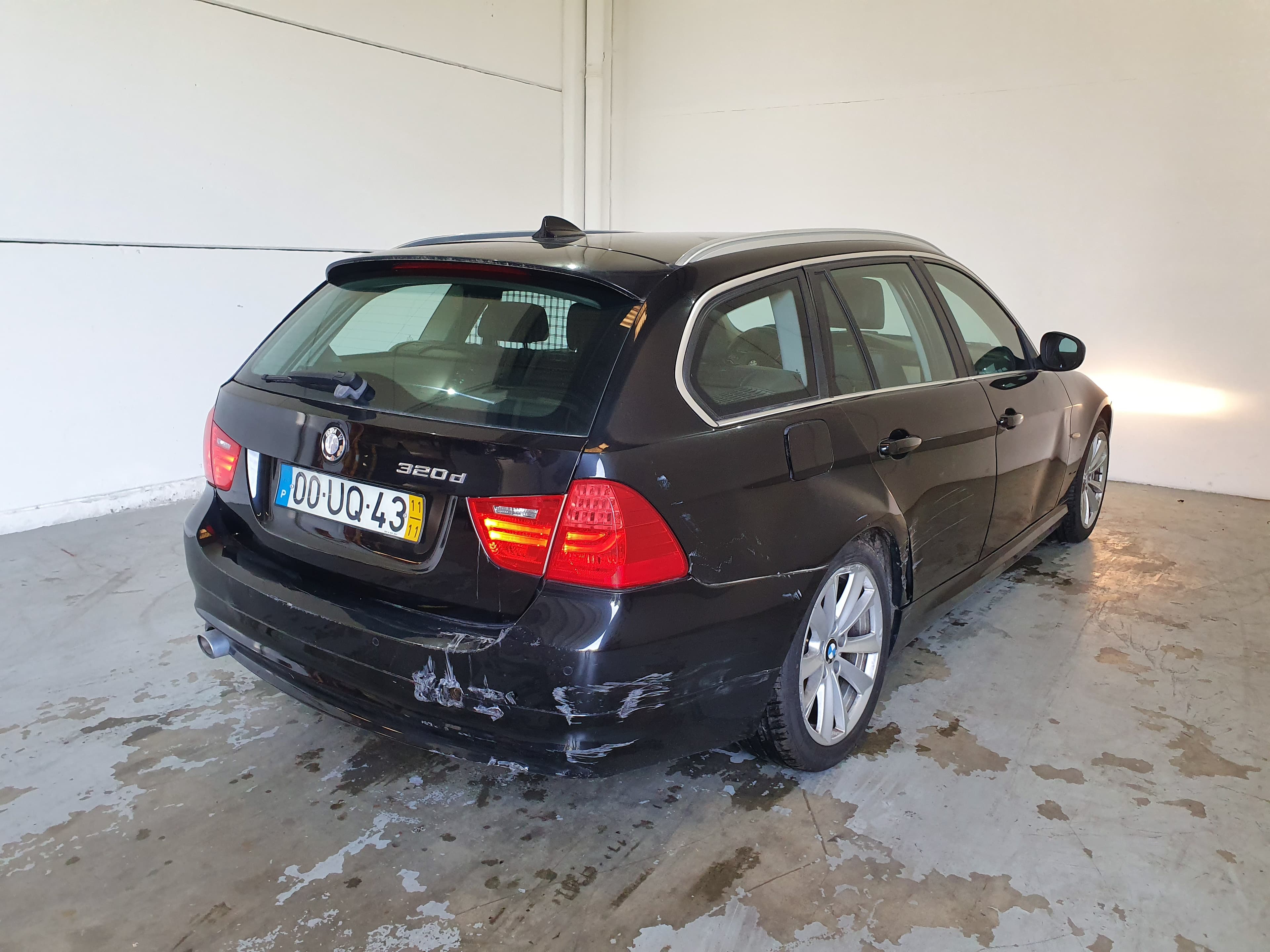 BMW 320 D · Ano 2011 — imagen 8