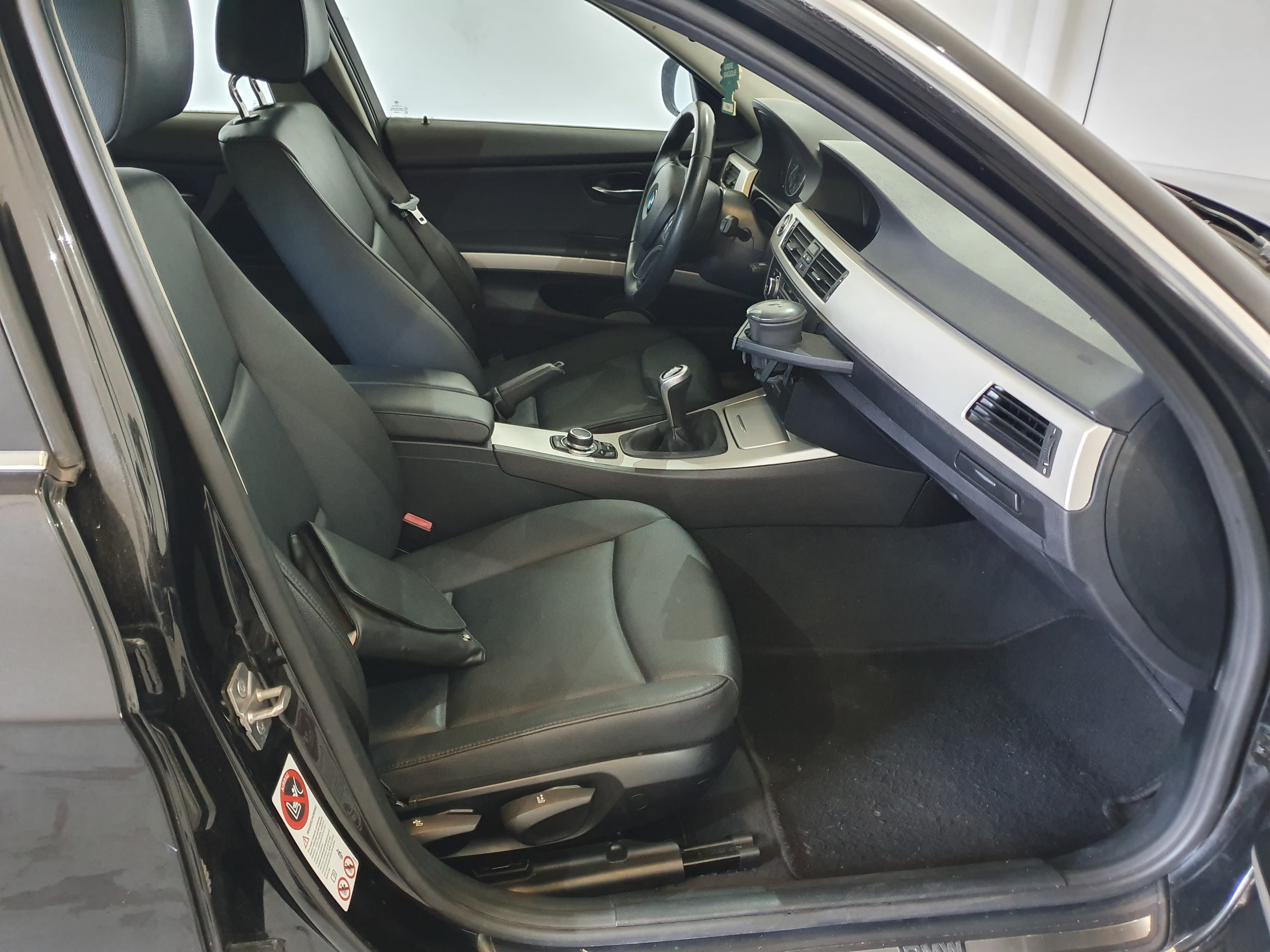 BMW 320 D · Ano 2011 — imagen 25