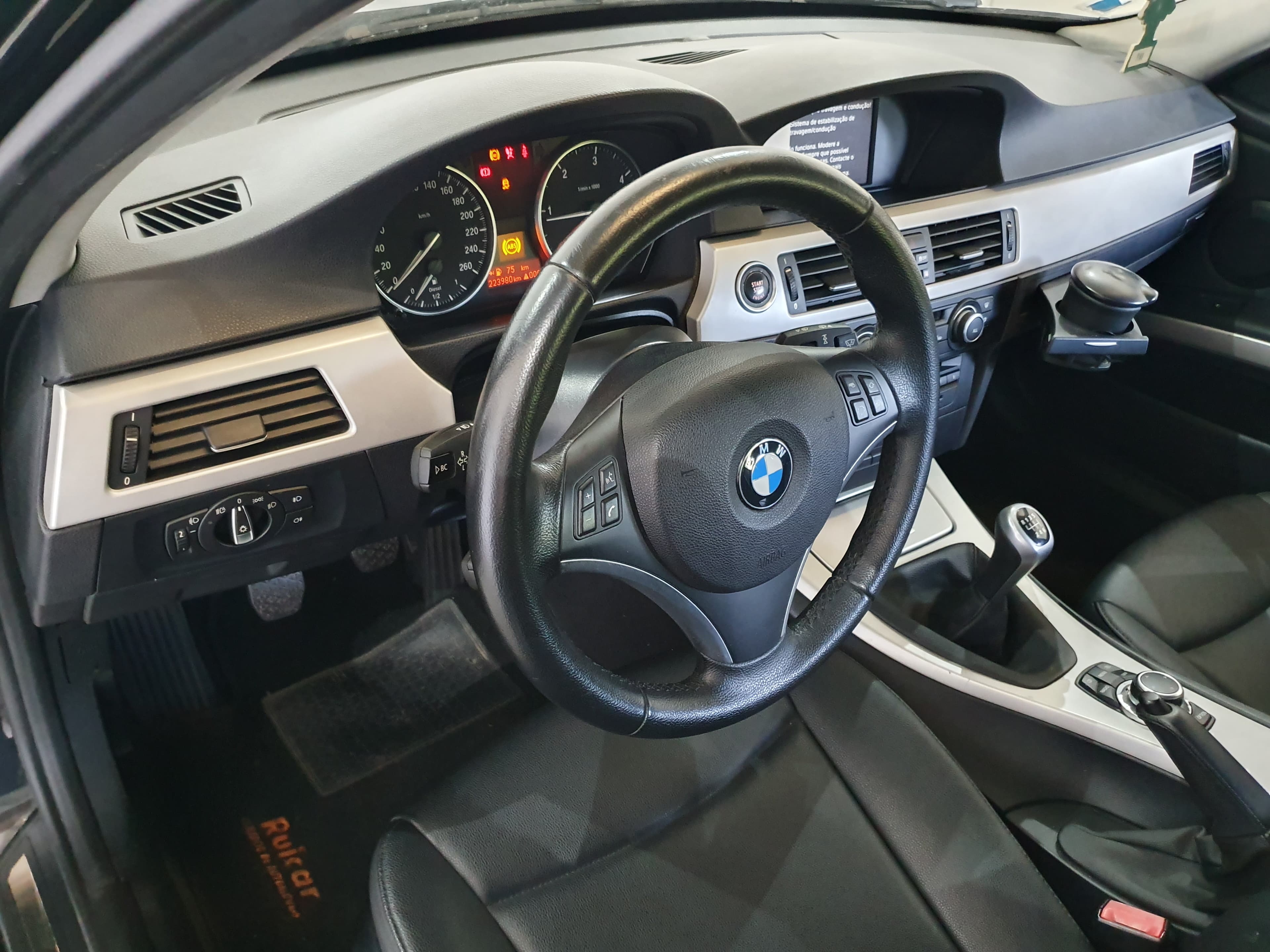 BMW 320 D · Ano 2011 — imagen 33