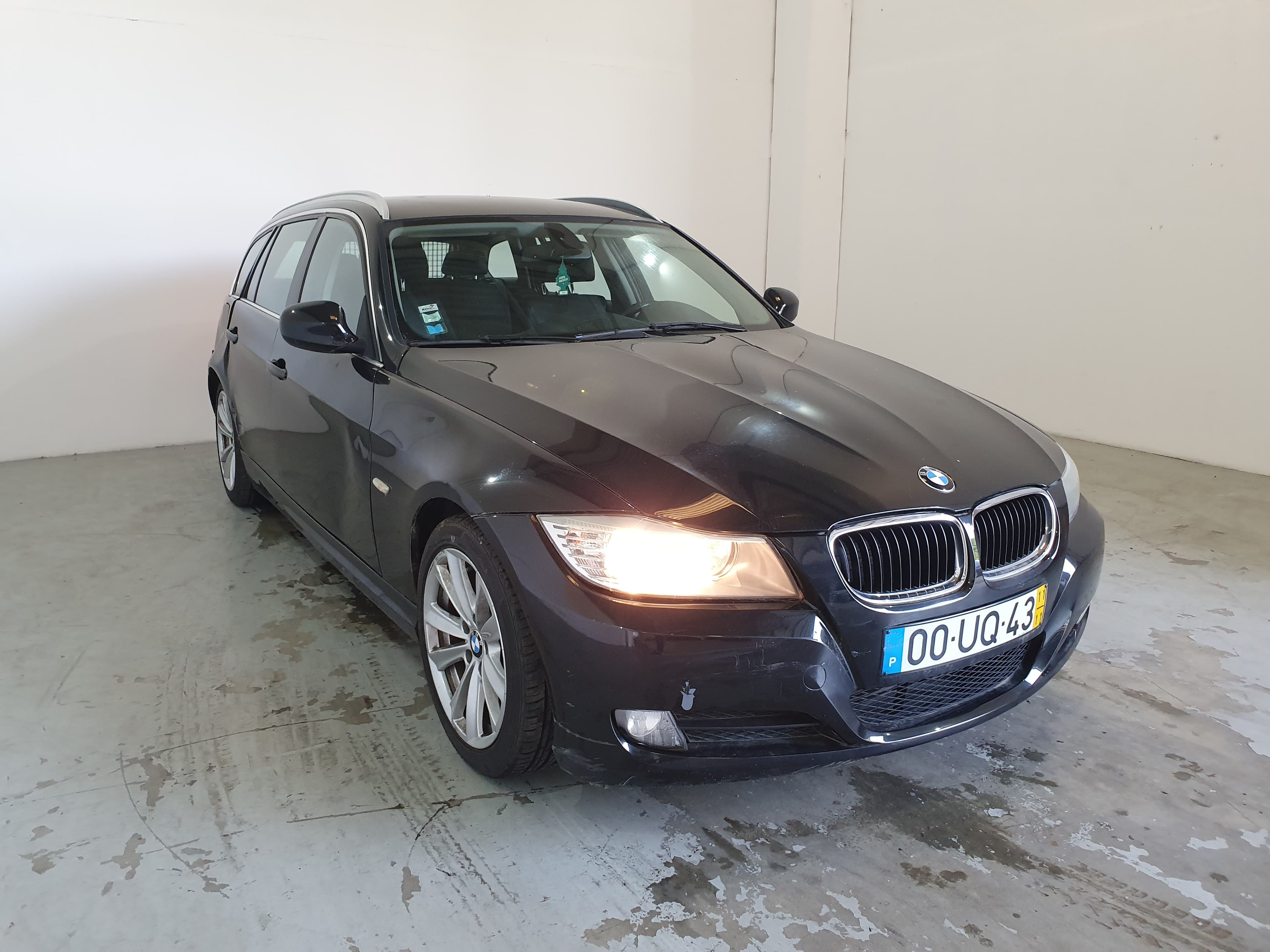 BMW 320 D · Ano 2011 — imagen 1