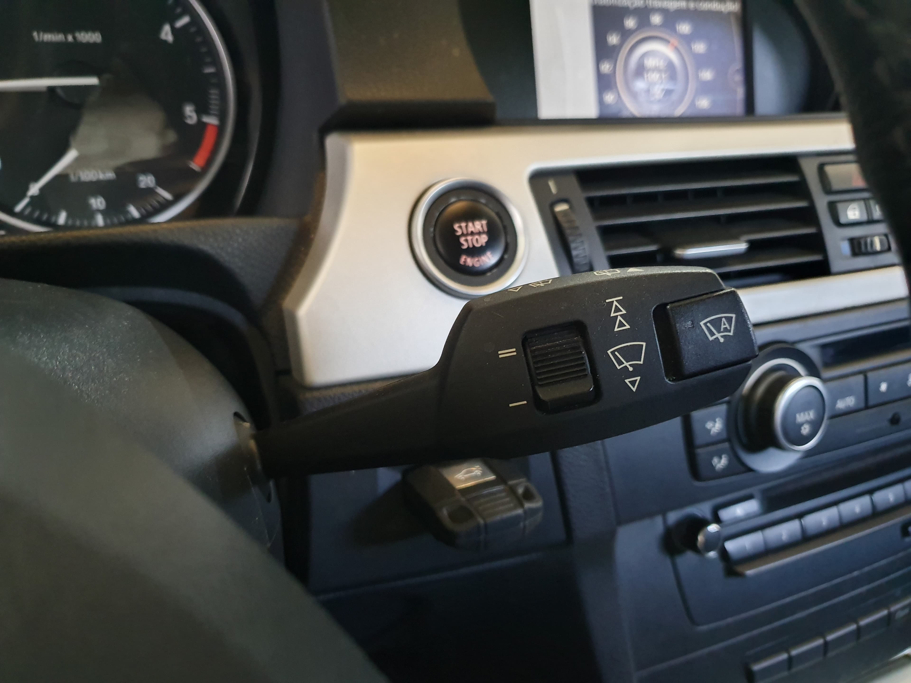BMW 320 D · Ano 2011 — imagen 42