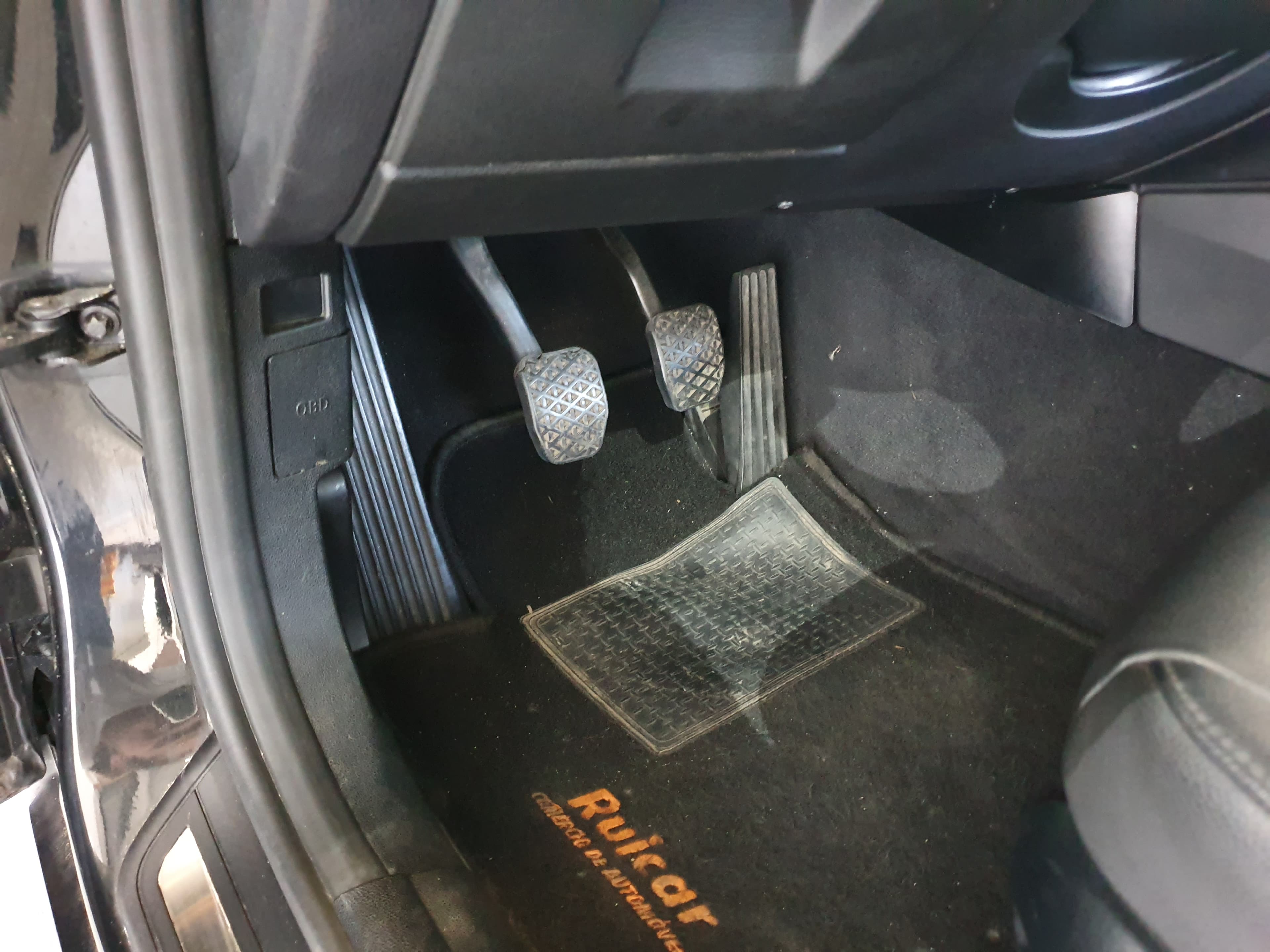 BMW 320 D · Ano 2011 — imagen 37