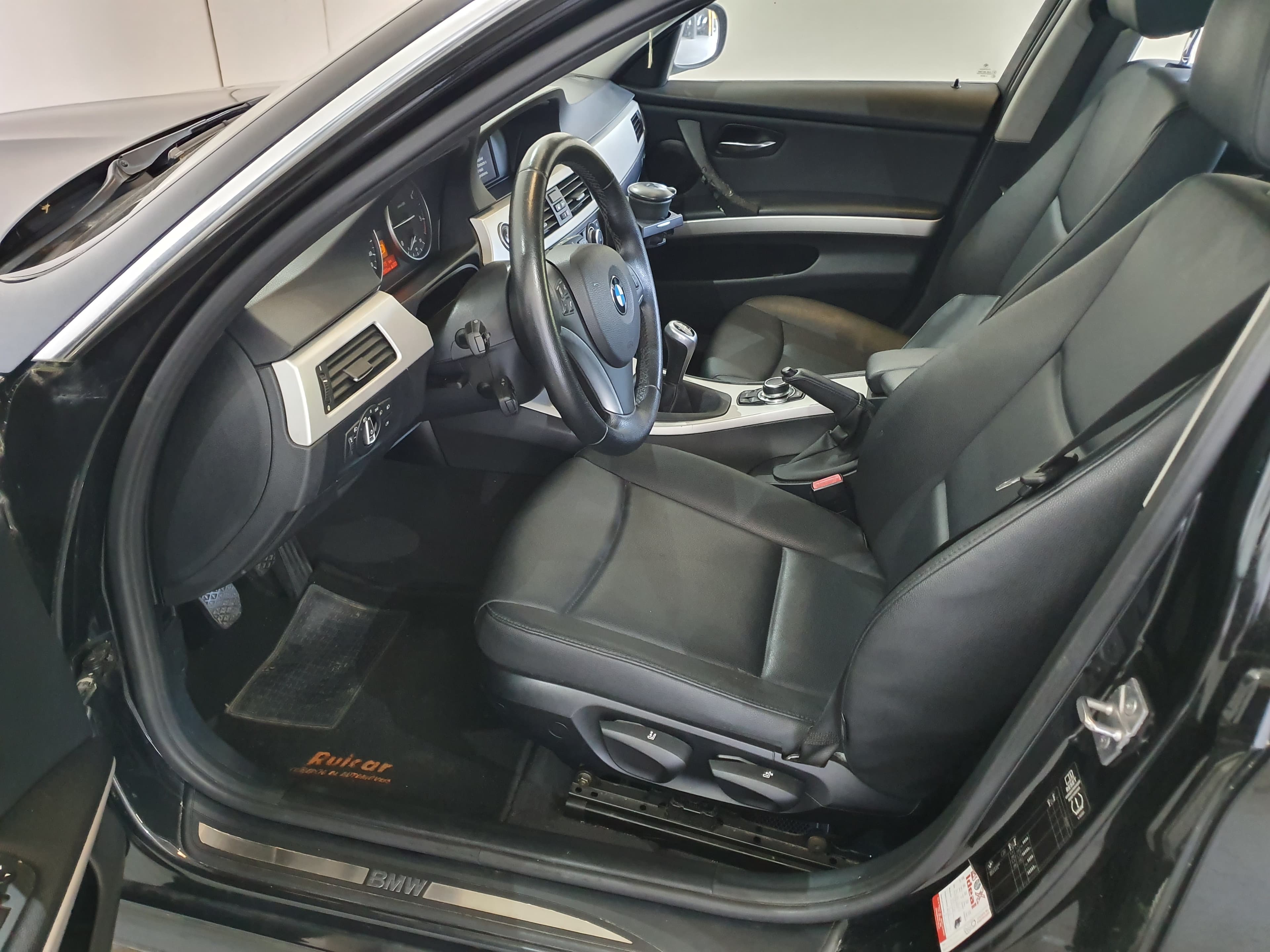 BMW 320 D · Ano 2011 — imagen 31