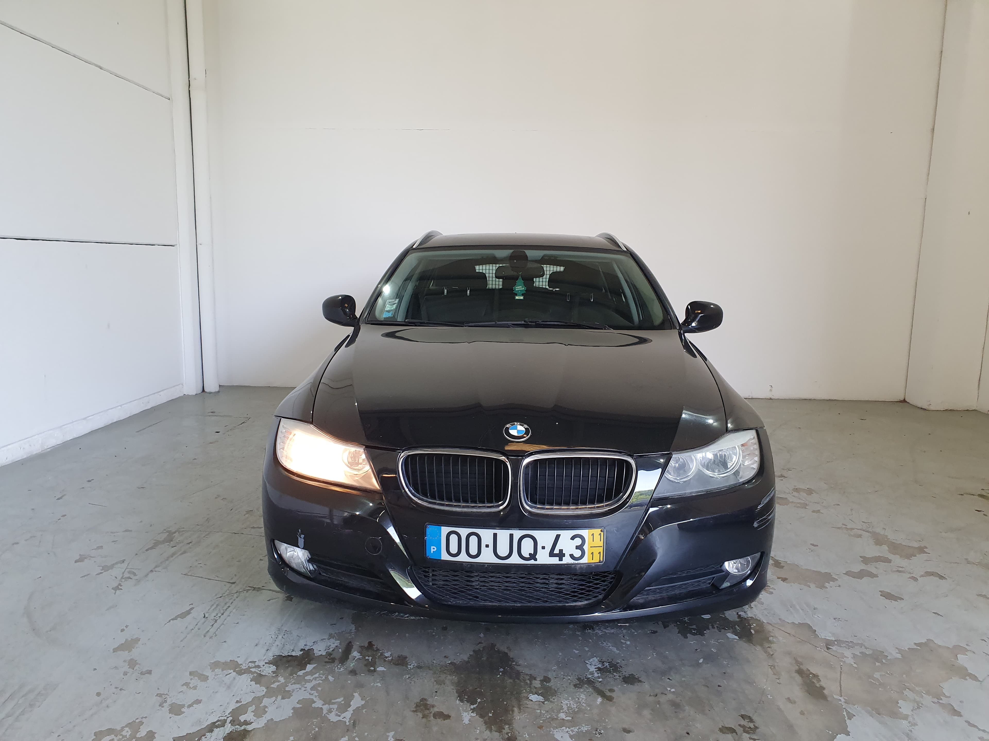 BMW 320 D · Ano 2011 — imagen 3