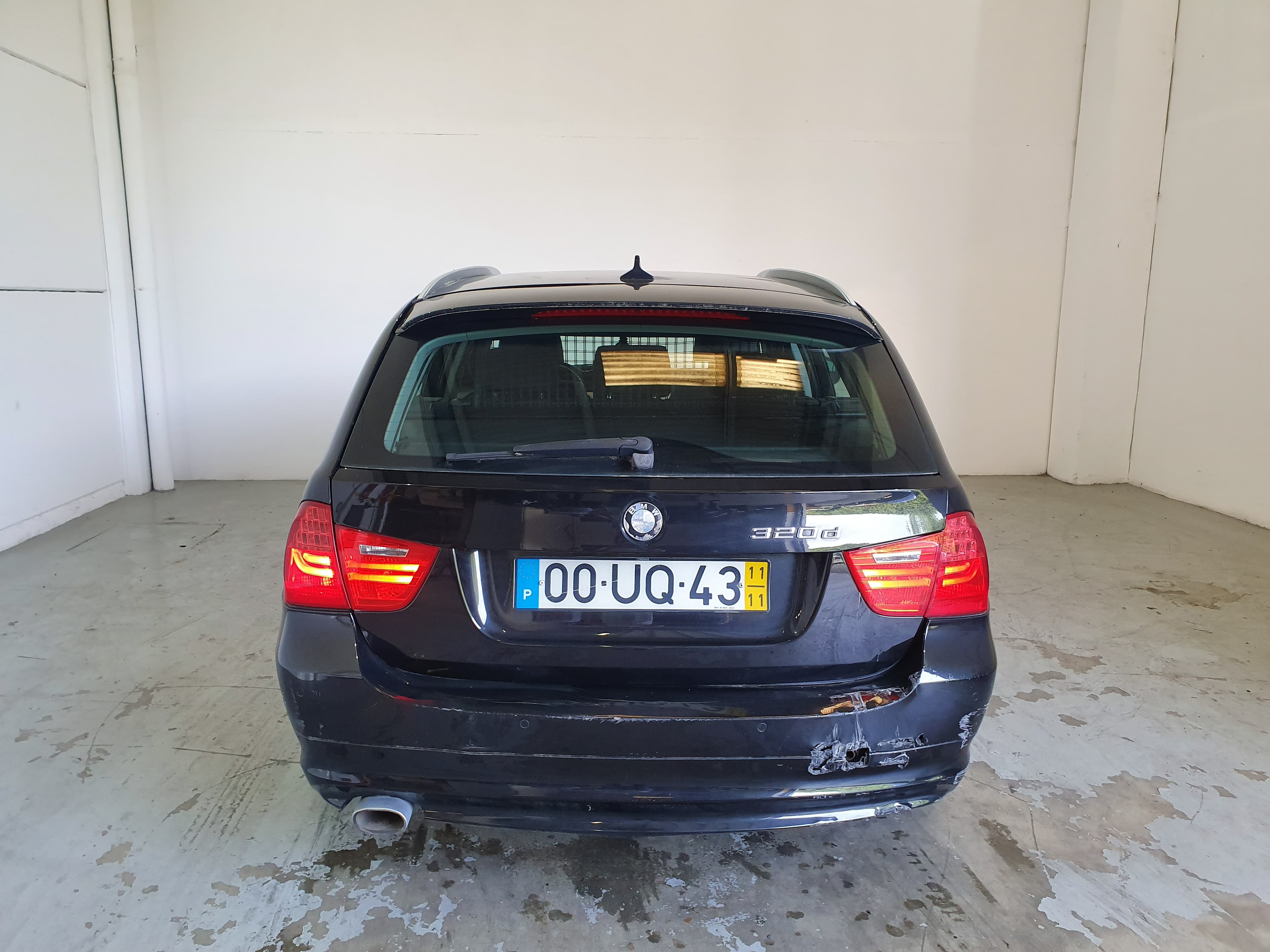BMW 320 D · Ano 2011 — imagen 5