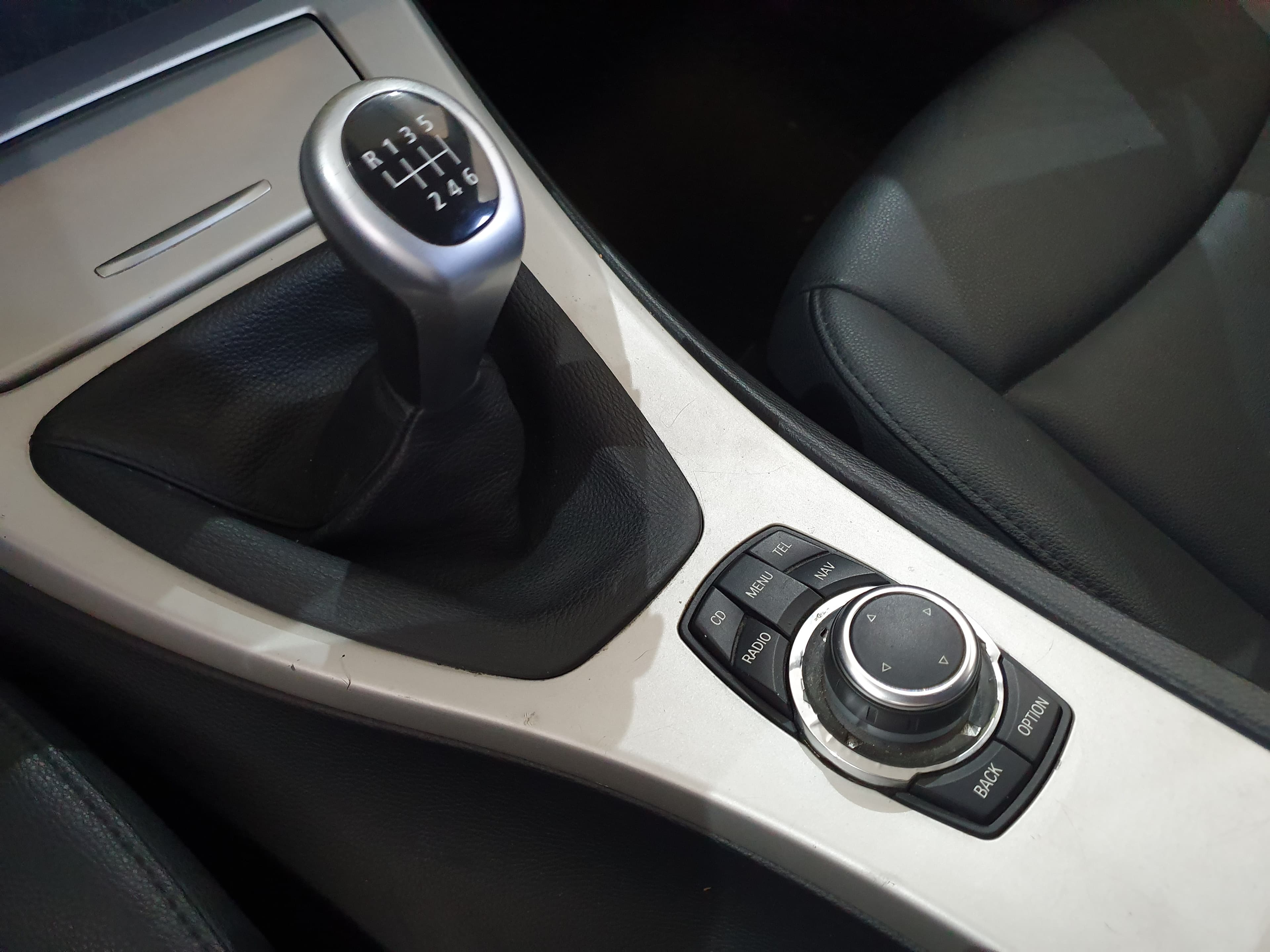 BMW 320 D · Ano 2011 — imagen 36