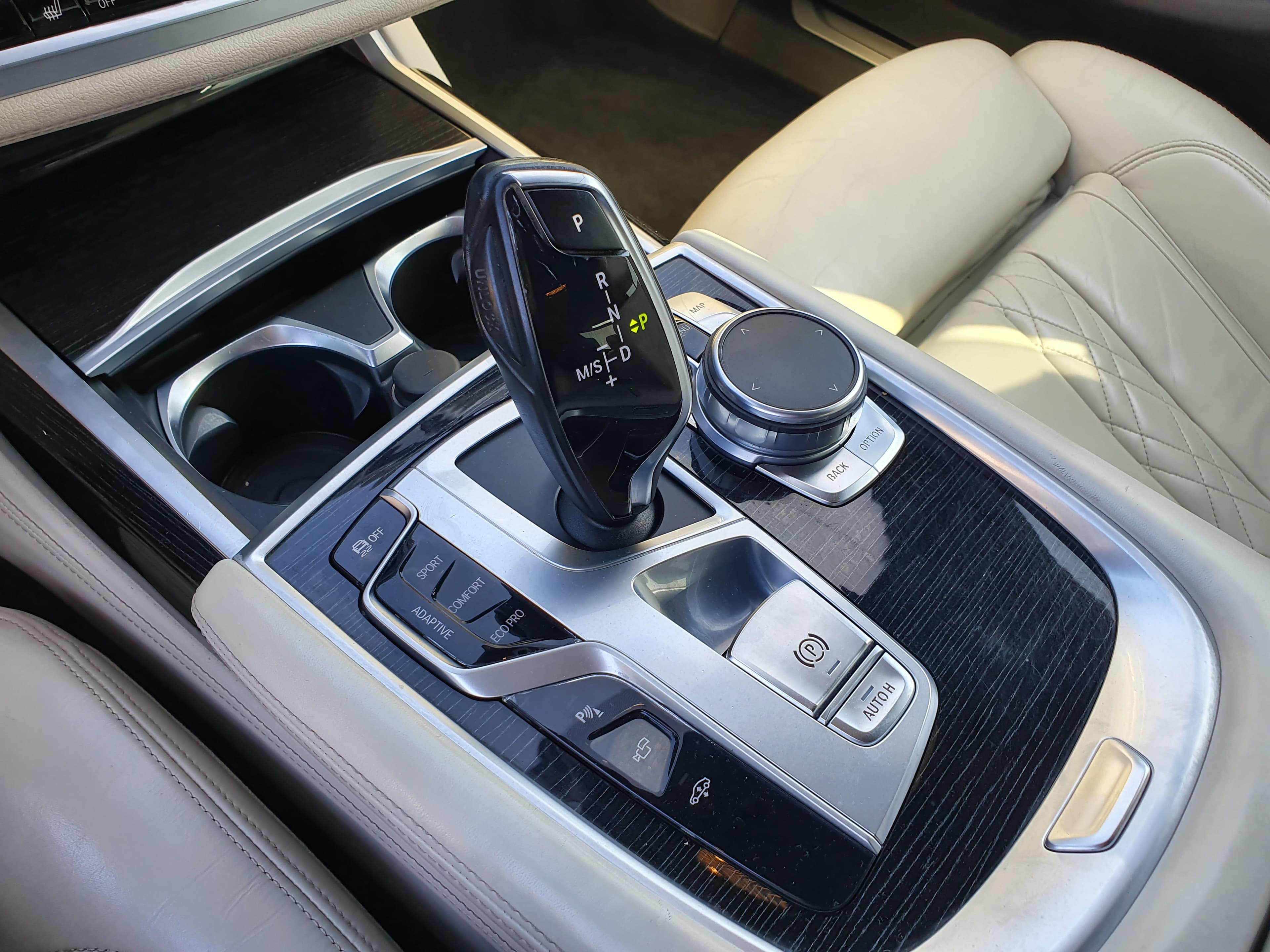 BMW 750 D Xdrive · Ano 2016 — imagen 34