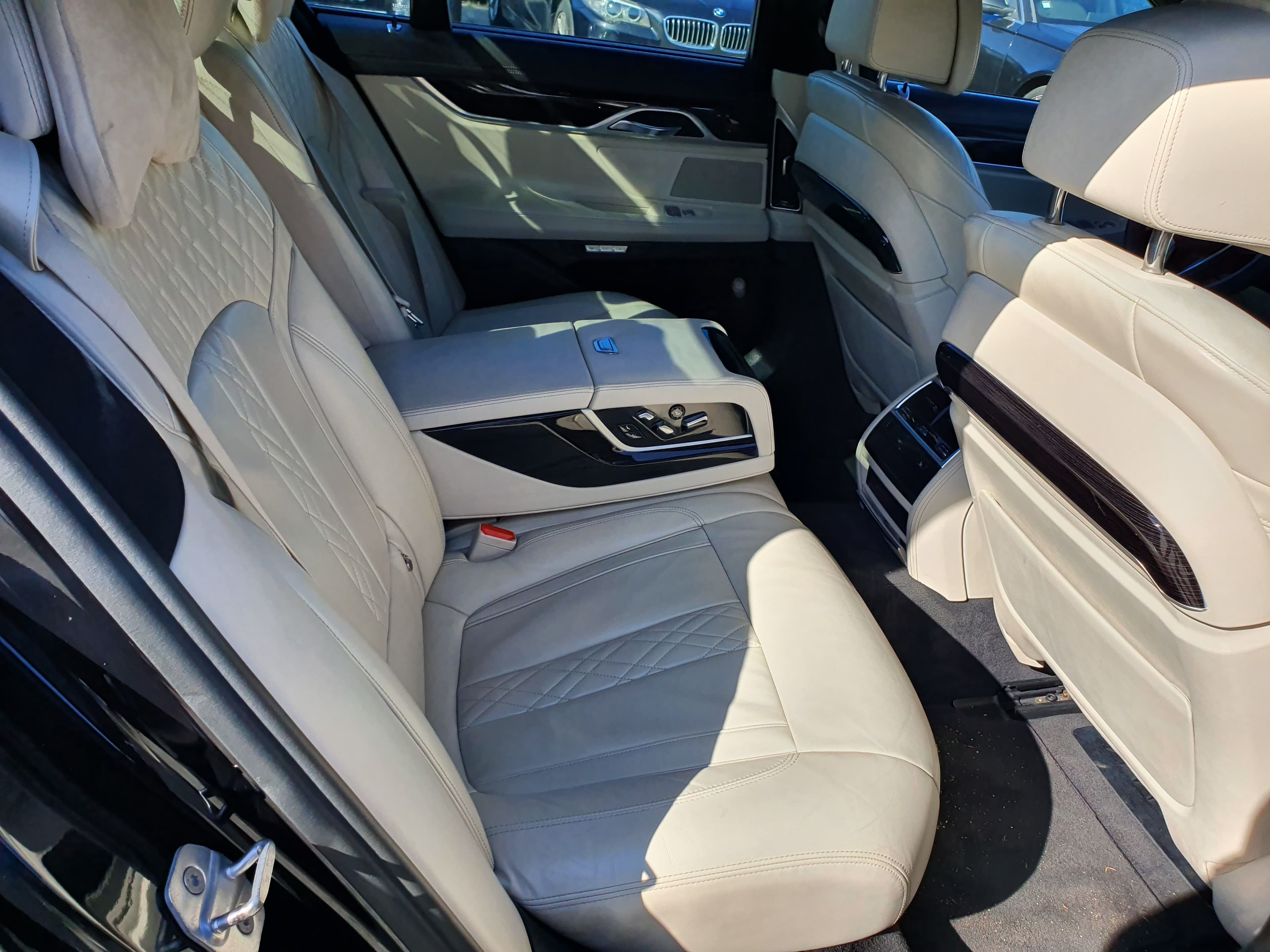 BMW 750 D Xdrive · Ano 2016 — imagen 15