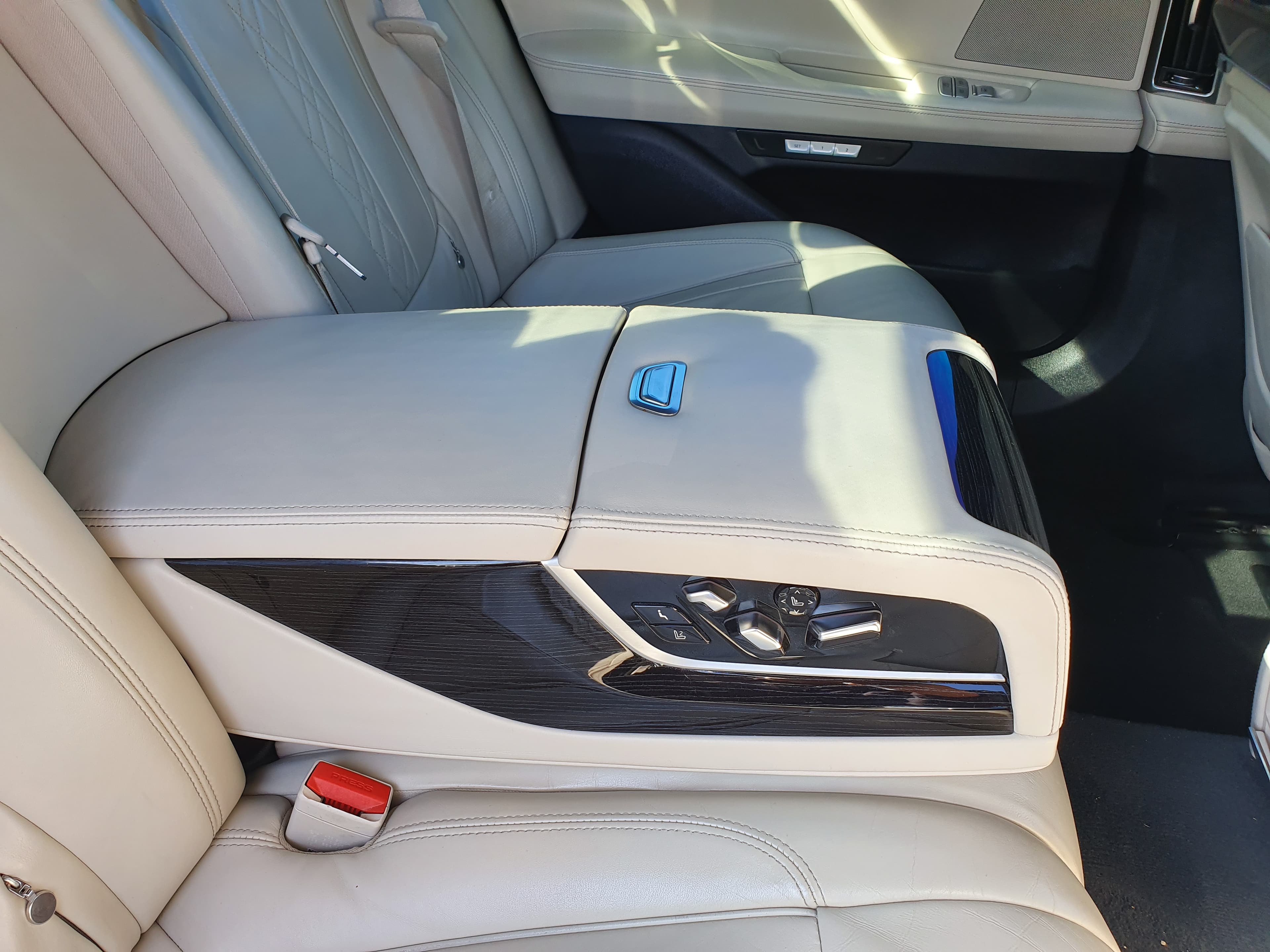 BMW 750 D Xdrive · Ano 2016 — imagen 16