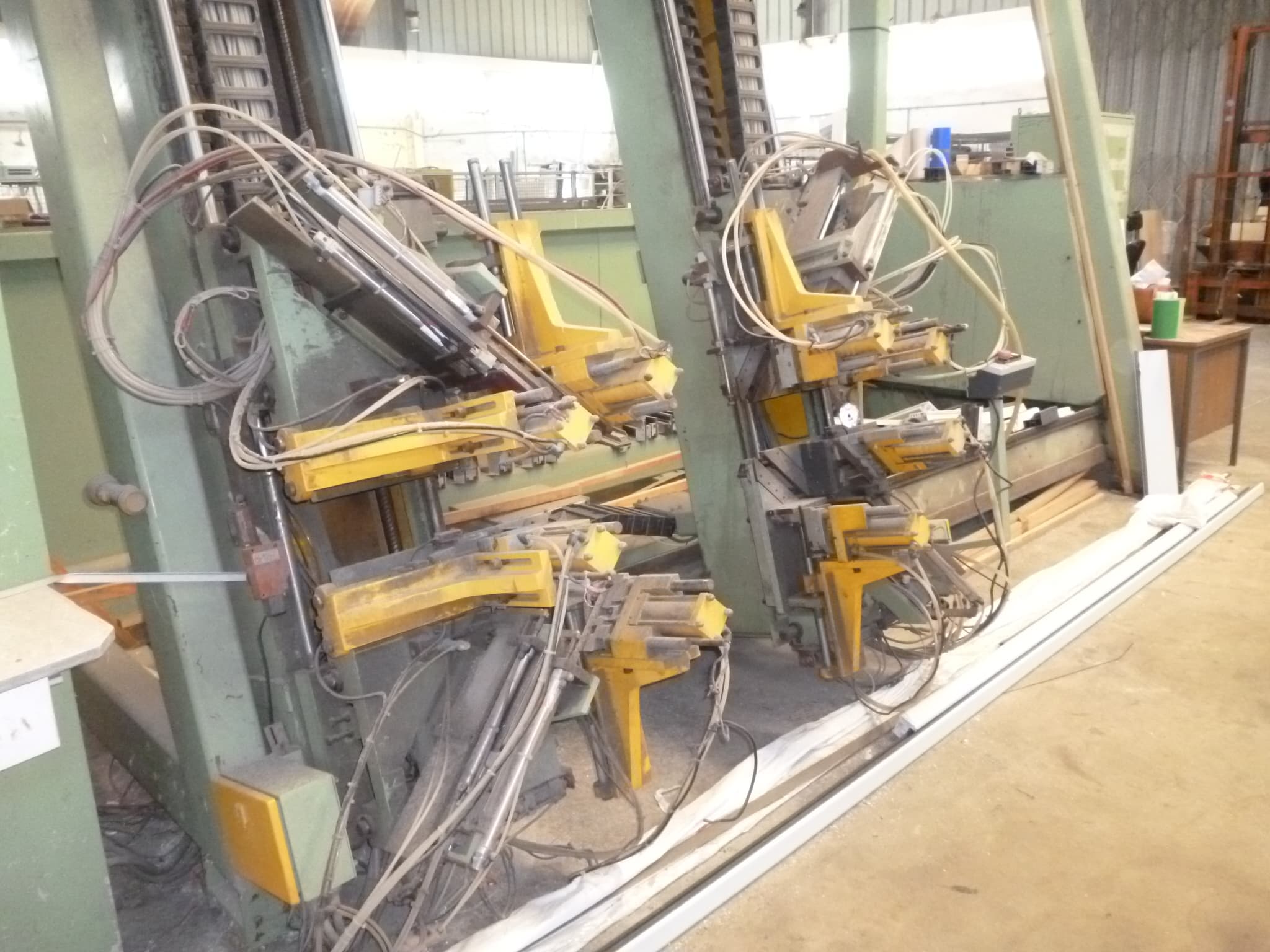 Máquina vertical de soldar — imagem 2