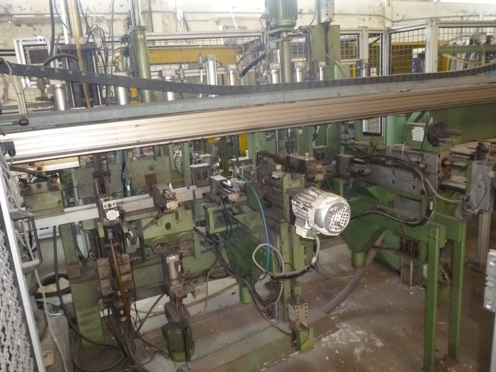 Centro de furação e corte + Máquina de corte vertical — imagen 3