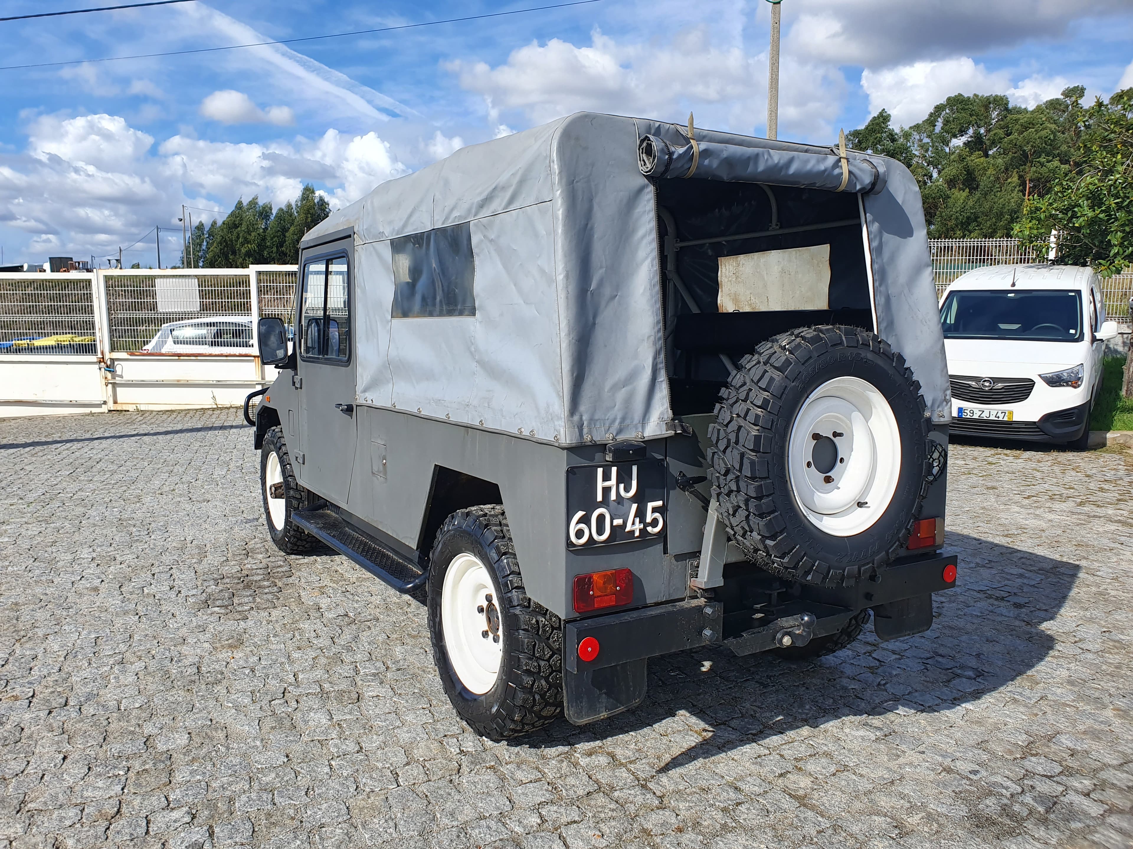 UMM 4x4 · Ano 1984 — imagem 3