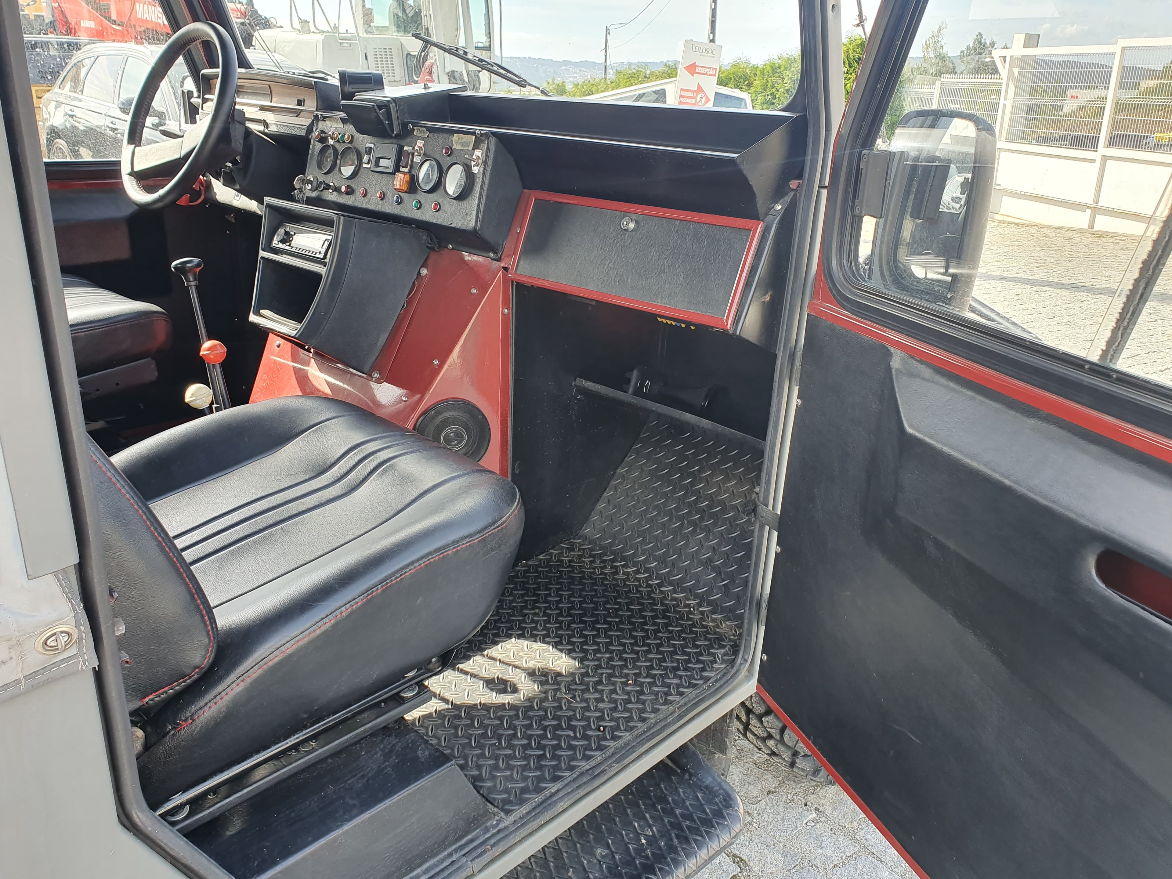 UMM 4x4 · Ano 1984 — imagem 12