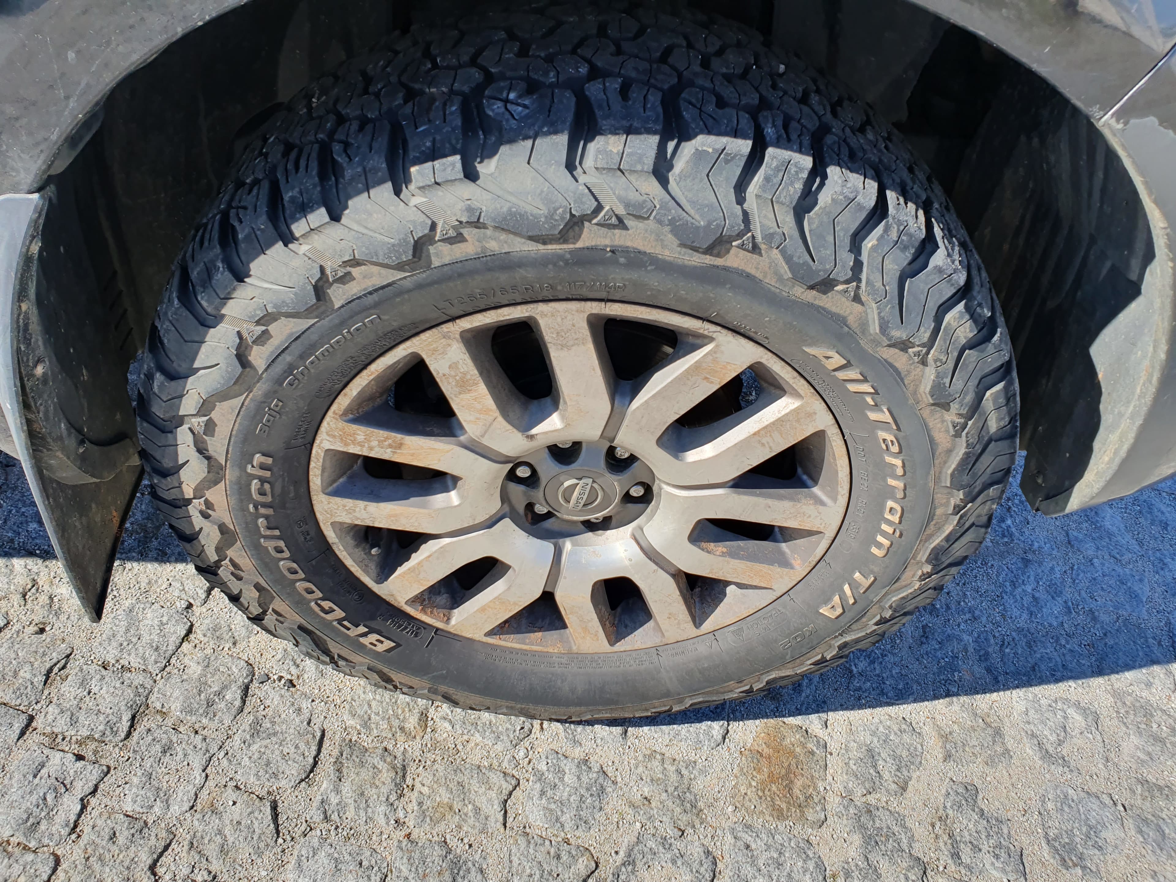 LEILÃO SUSPENSO · Nissan Navarra 3000 V6 · Ano 2011 — imagen 16