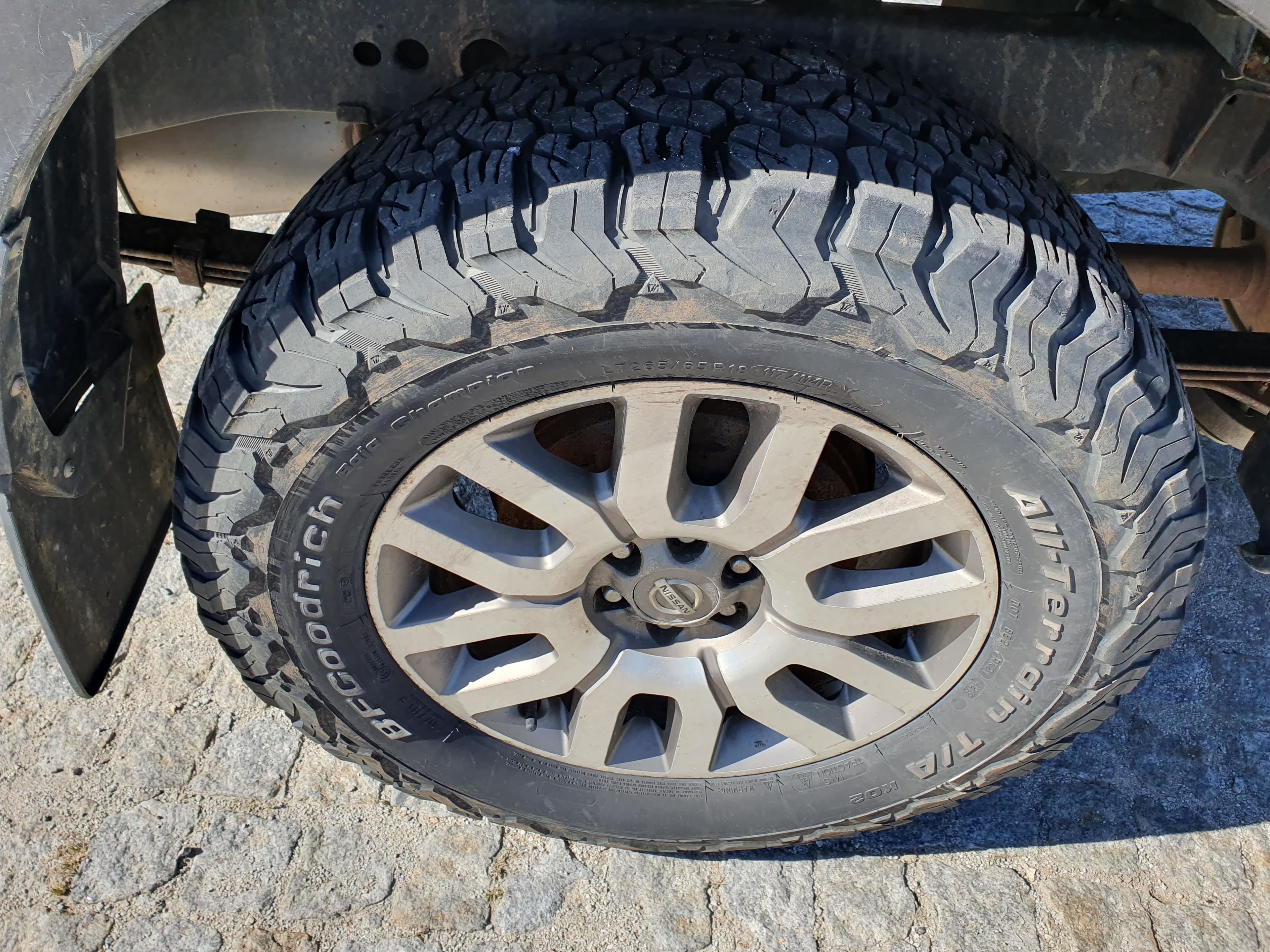 LEILÃO SUSPENSO · Nissan Navarra 3000 V6 · Ano 2011 — imagen 17
