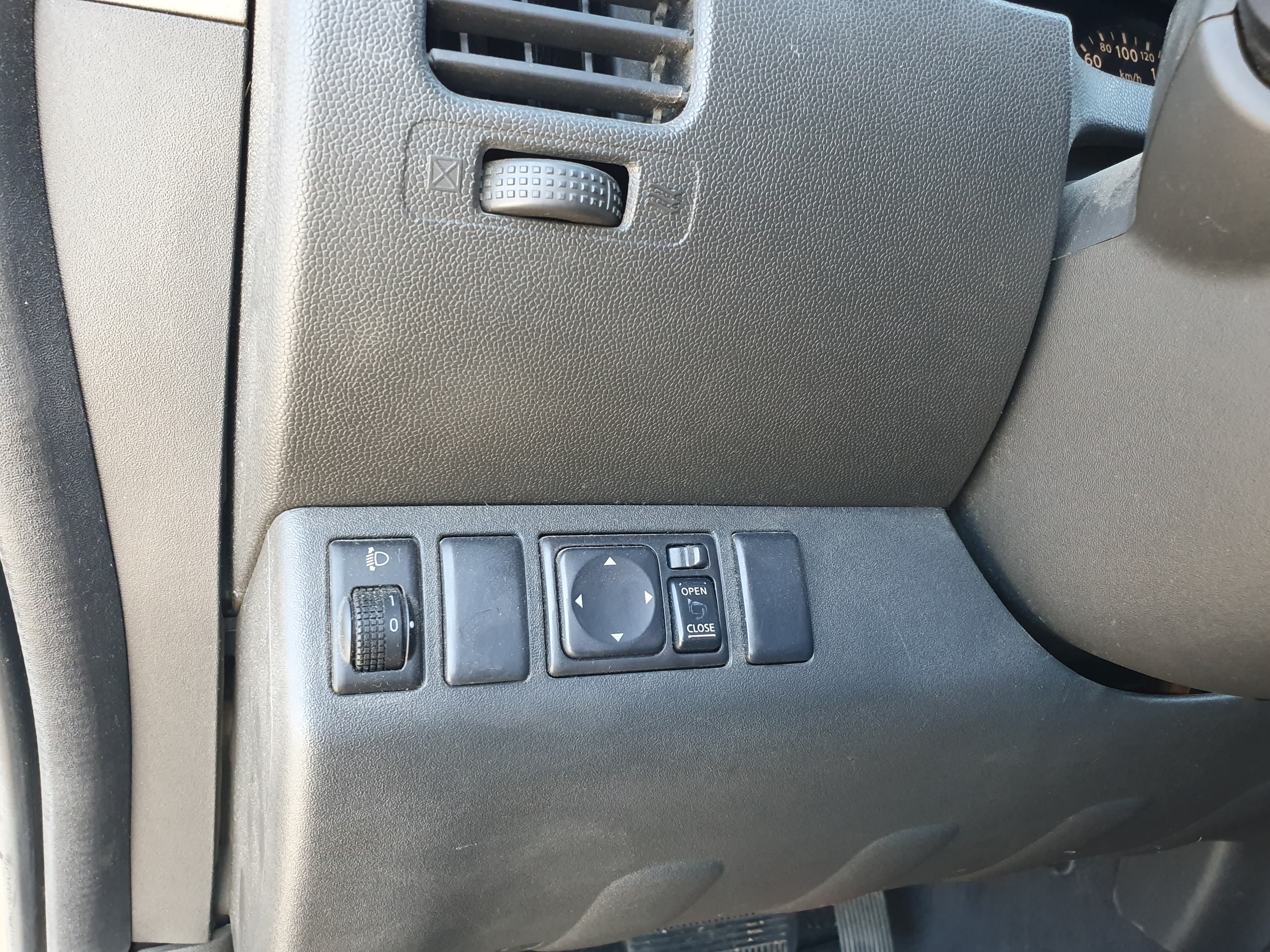 LEILÃO SUSPENSO · Nissan Navarra 3000 V6 · Ano 2011 — imagen 44